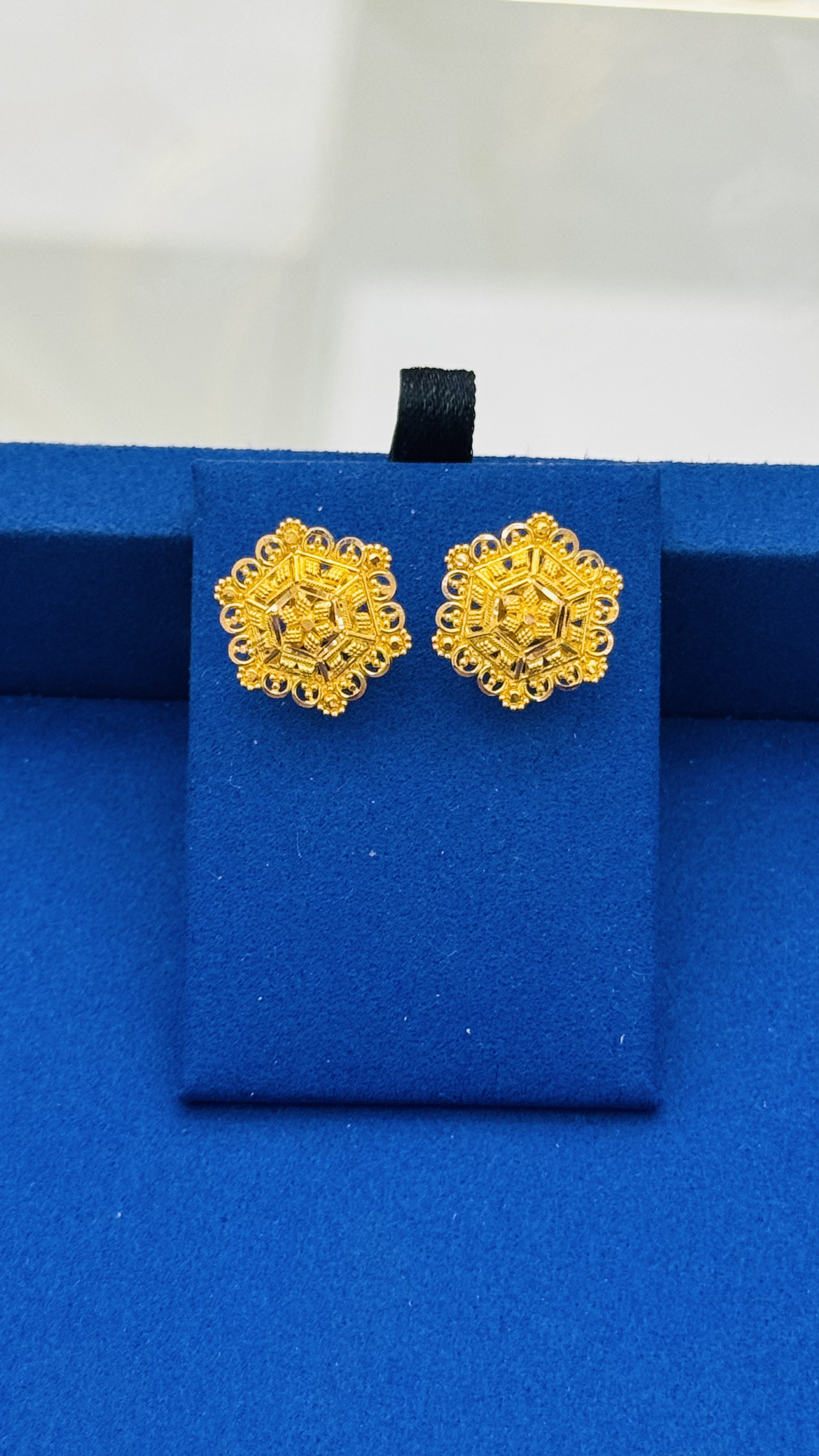 Women Studs 4.35g