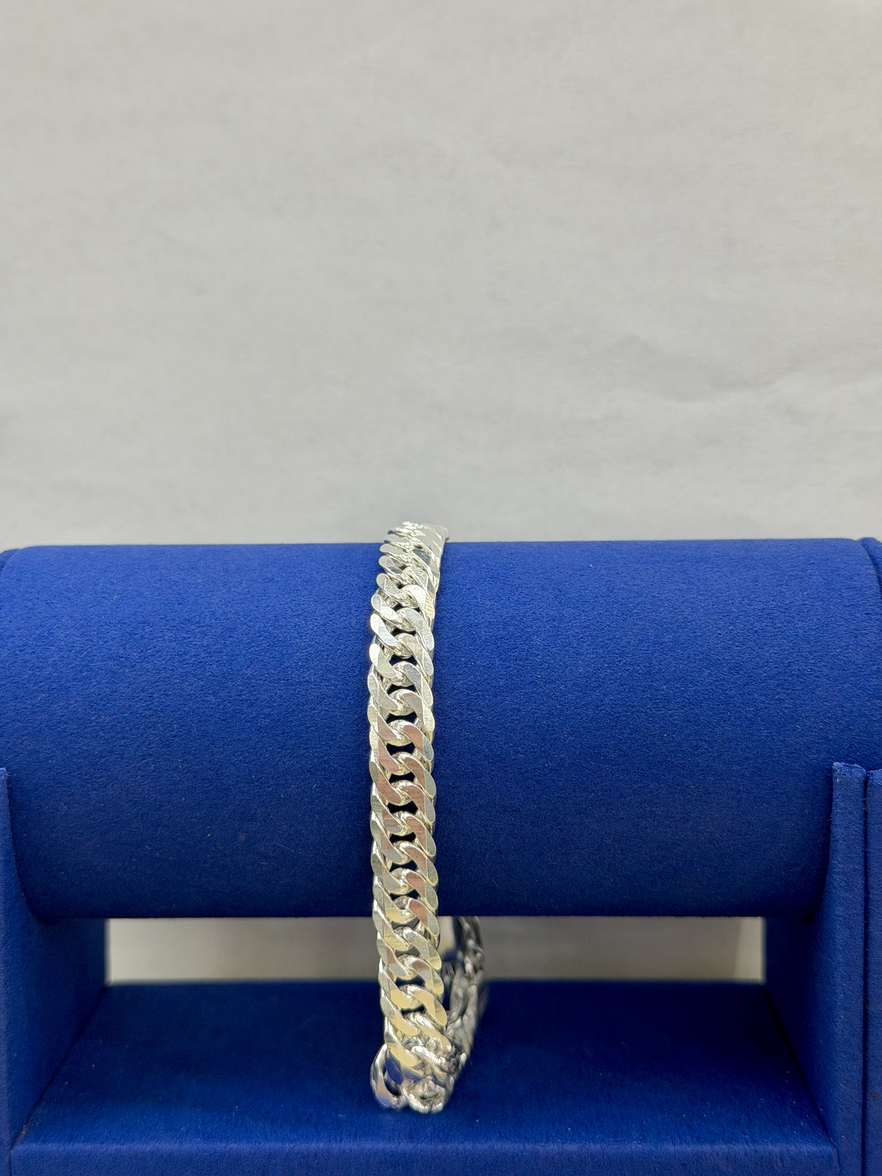 Men Bracelets 24.72g
