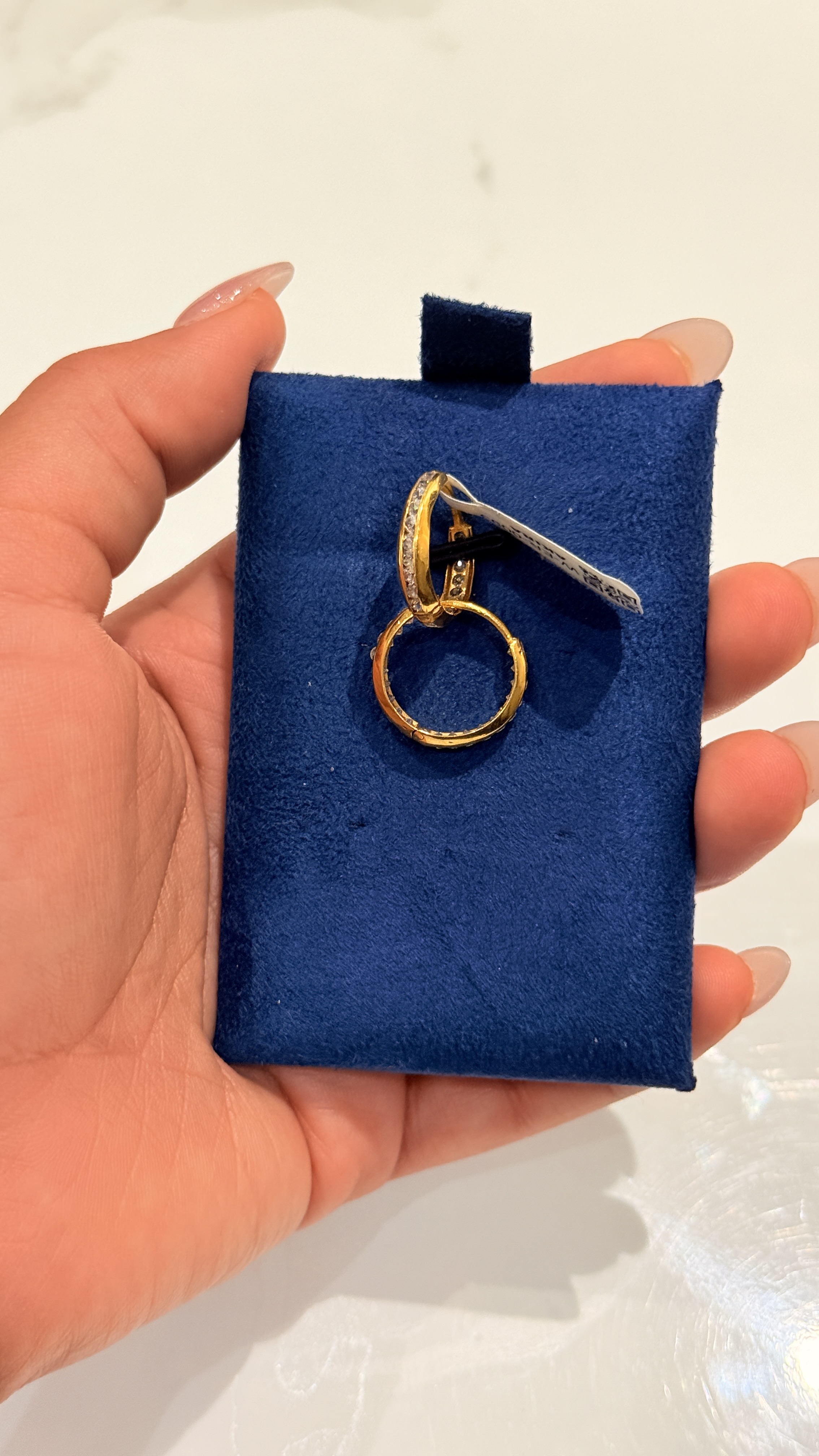 https://akirajewellery.com/product/22%20k%20gold%20hoops%203..215%20g