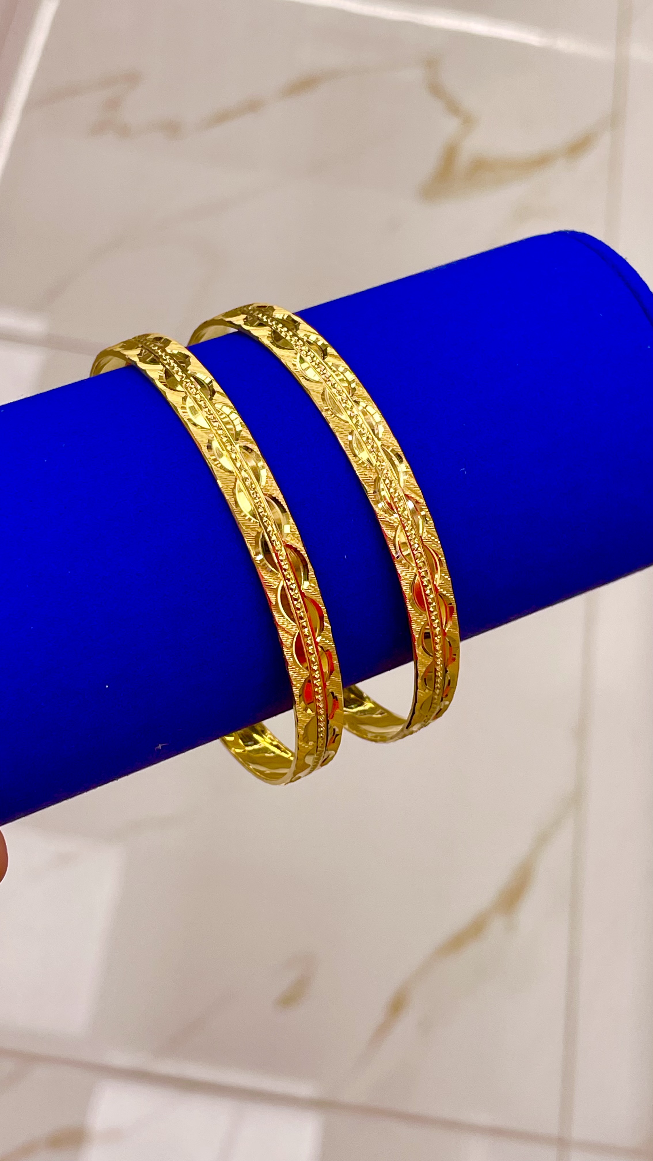 Women bangles 34.37 g