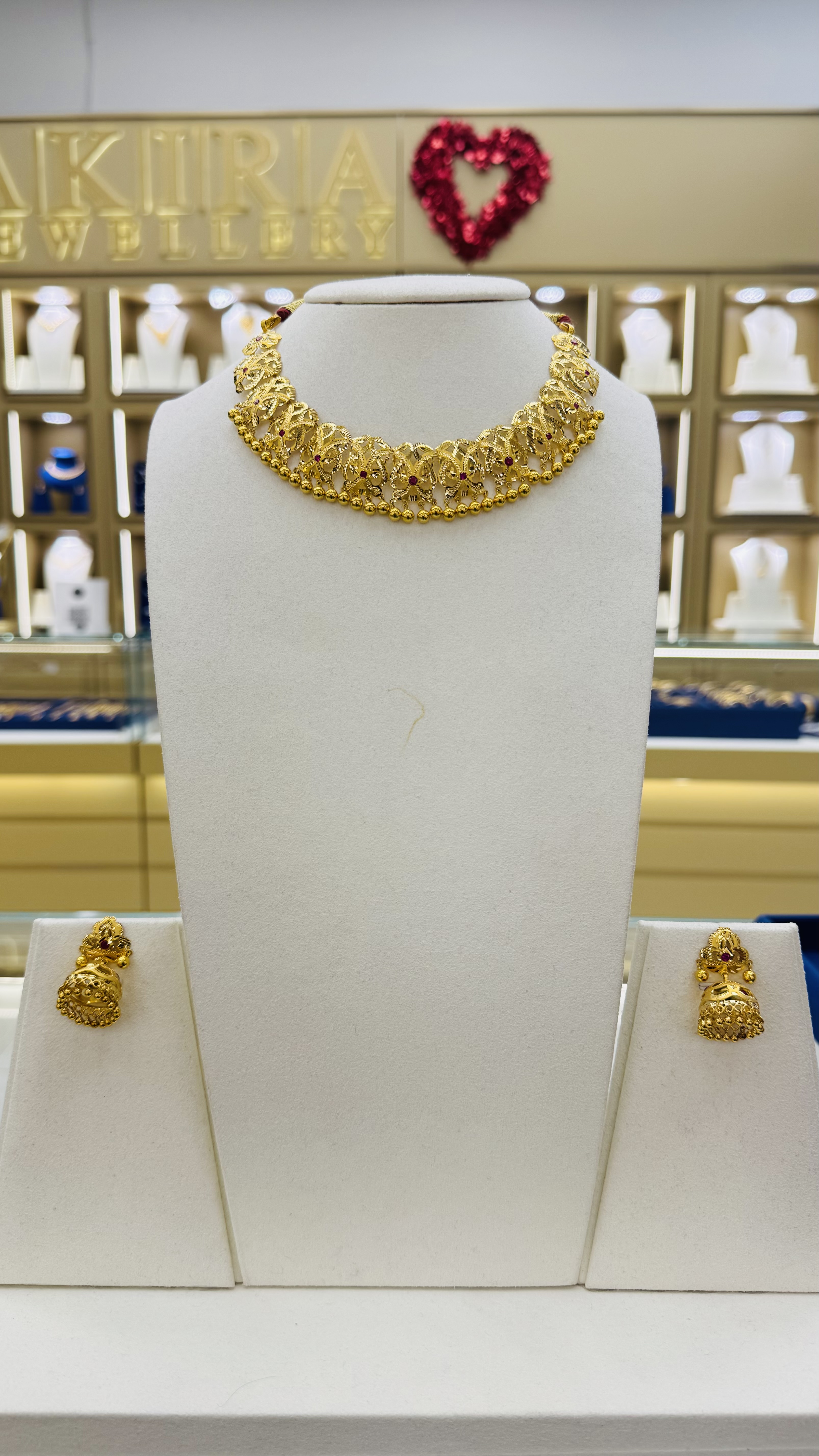 Necklace 35.68