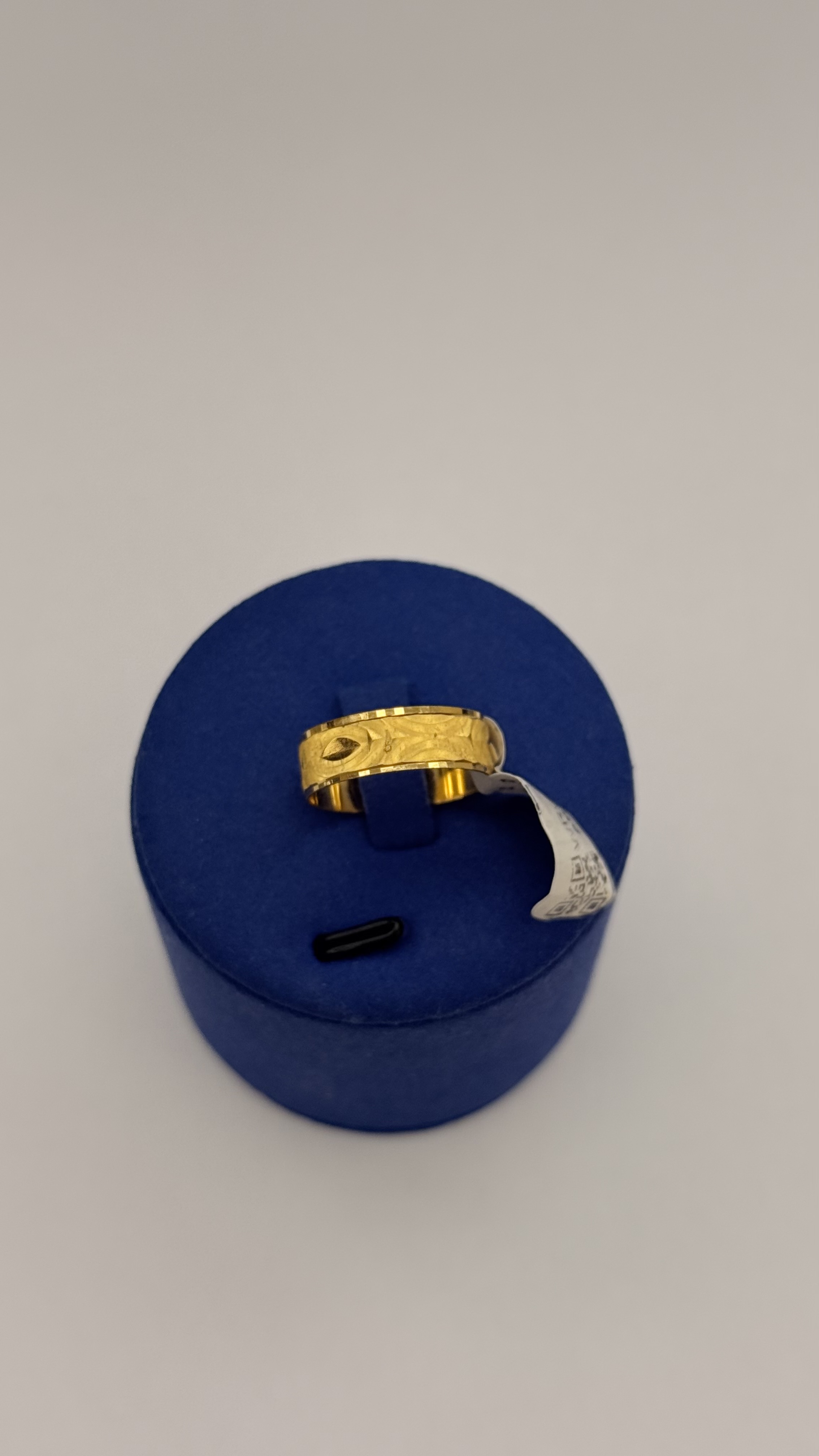 https://akirajewellery.com/product/Bands