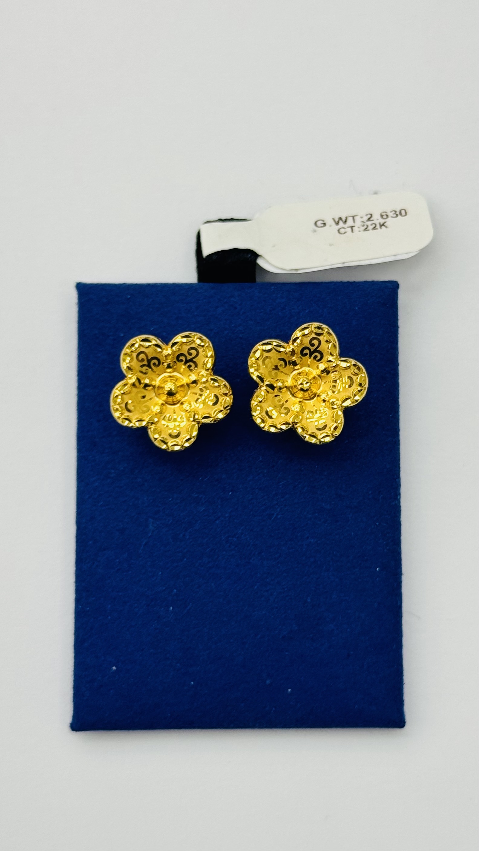Women studs 2.63g