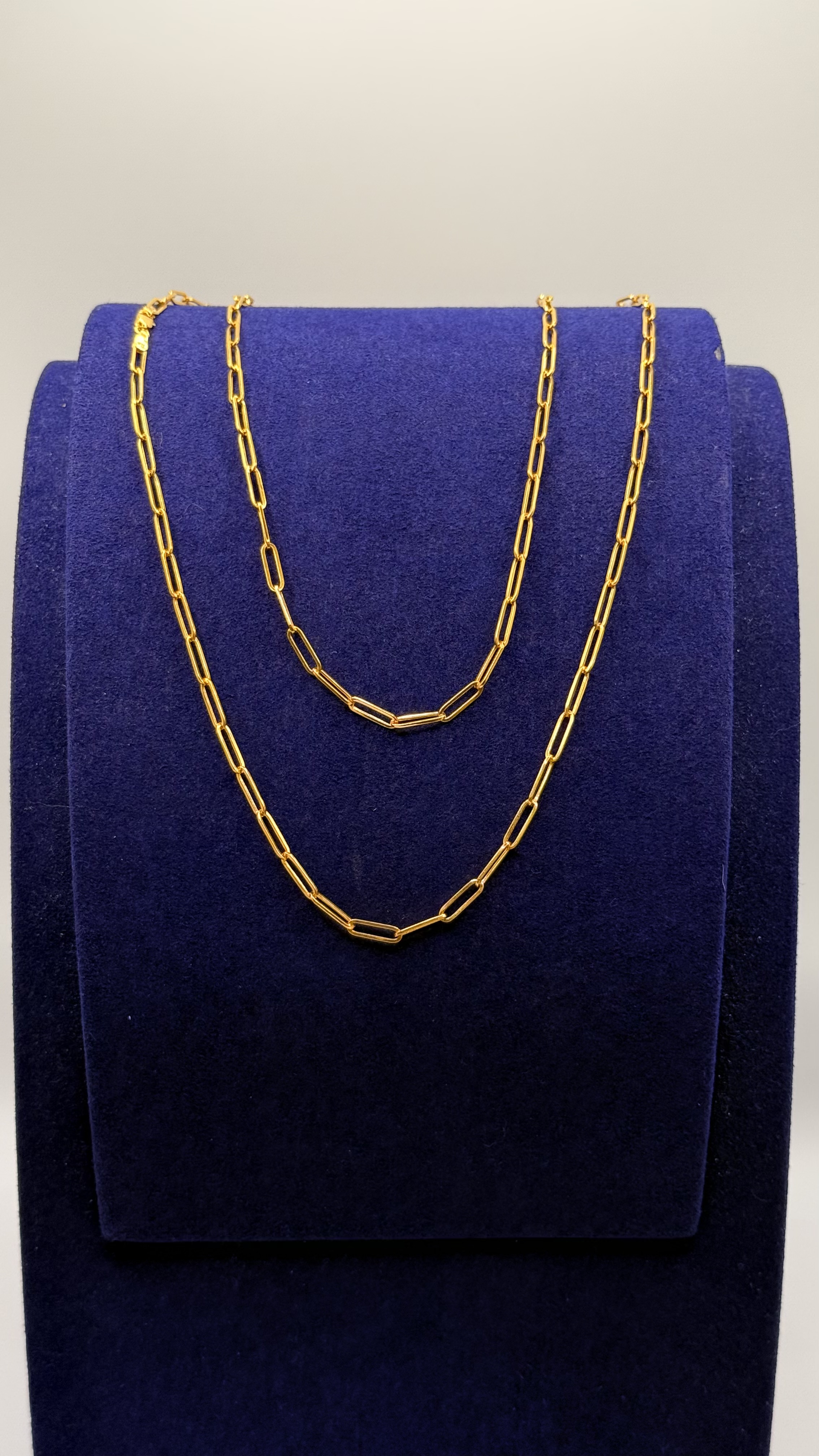 https://akirajewellery.com/product/Women%20chain%203.98