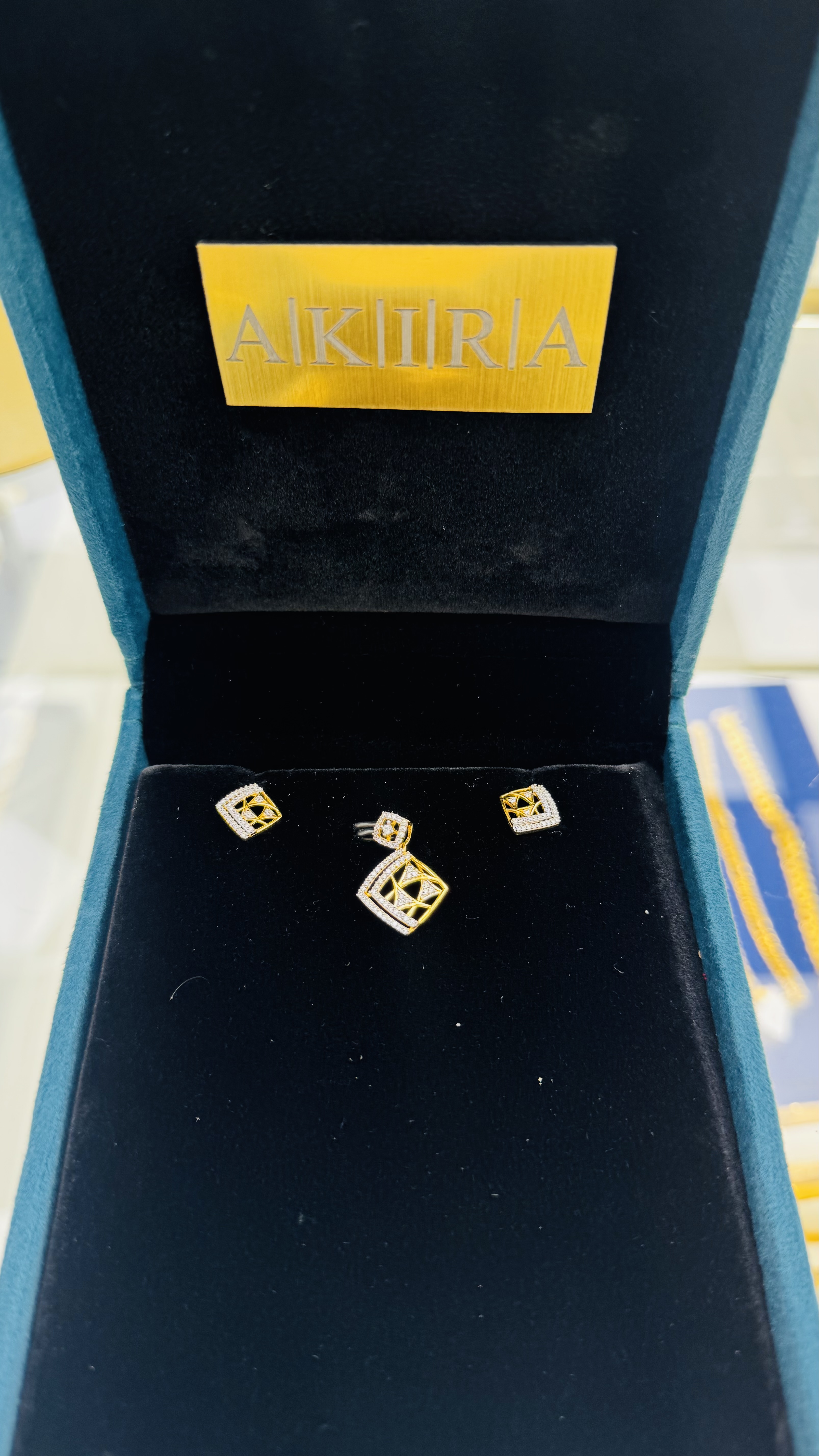 Women Pendant Set 5.00g