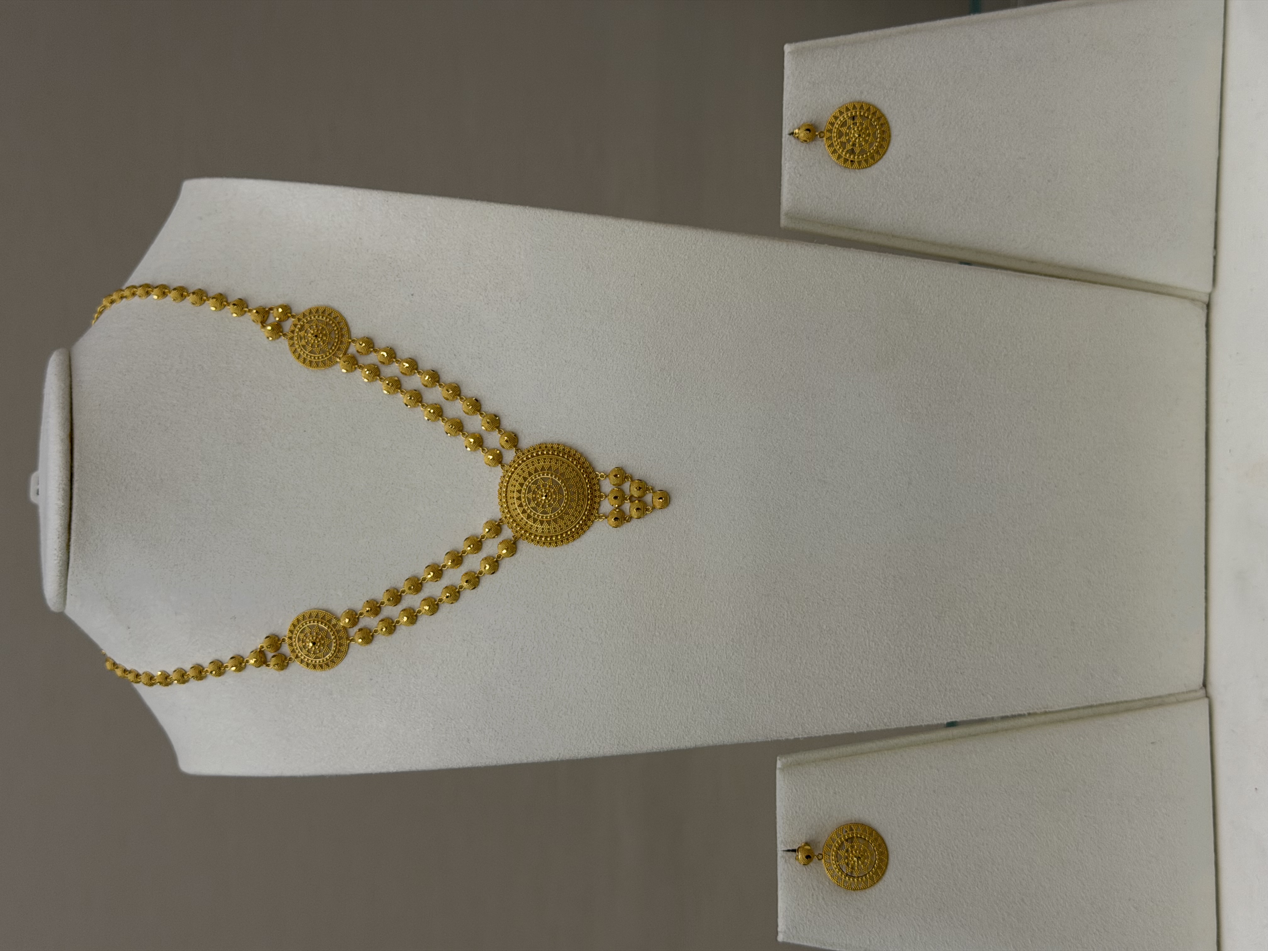 https://akirajewellery.com/product/Women%20necklace%2026.824