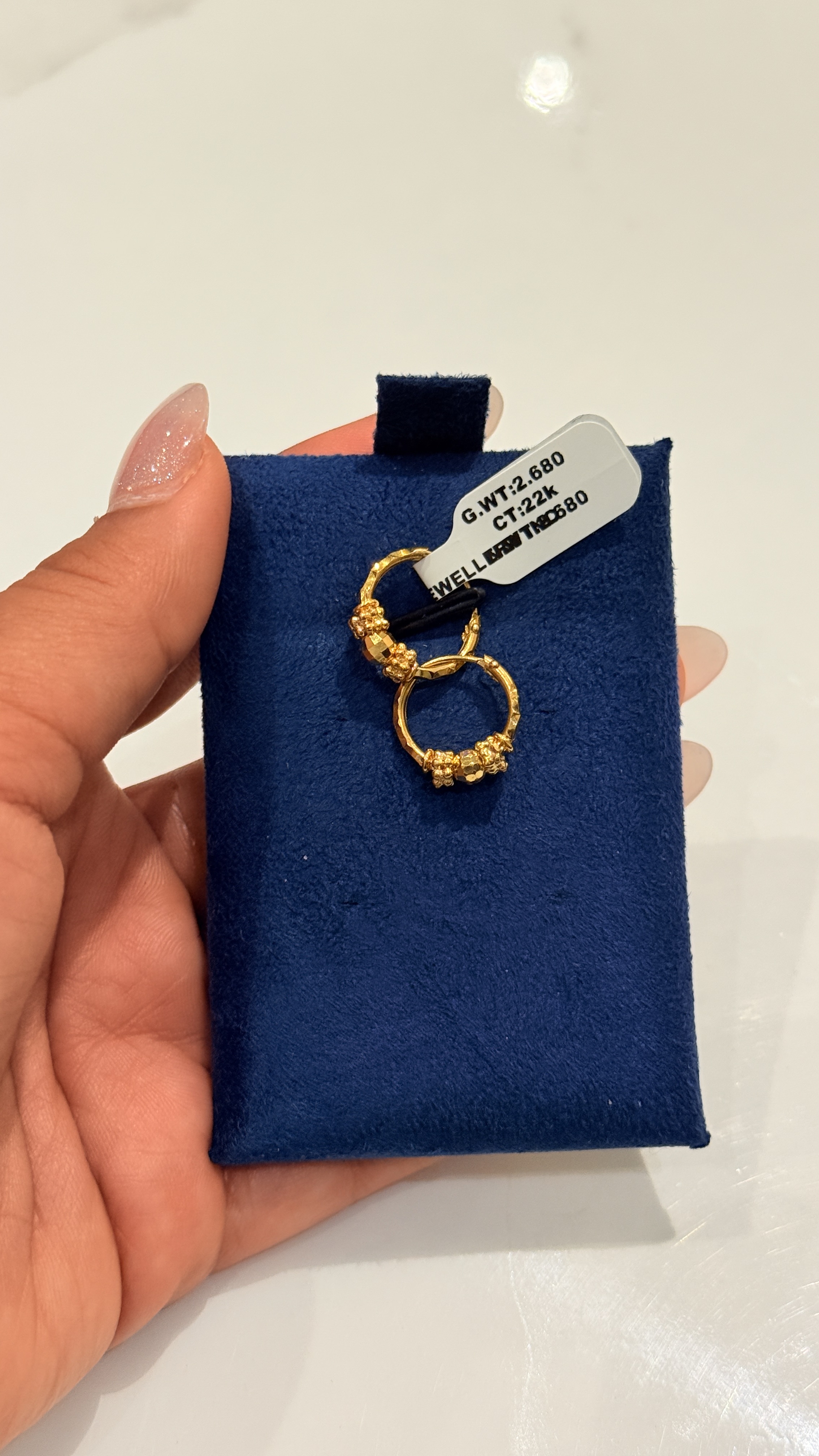 https://akirajewellery.com/product/22%20k%20gold%20hoops%202.680%20g