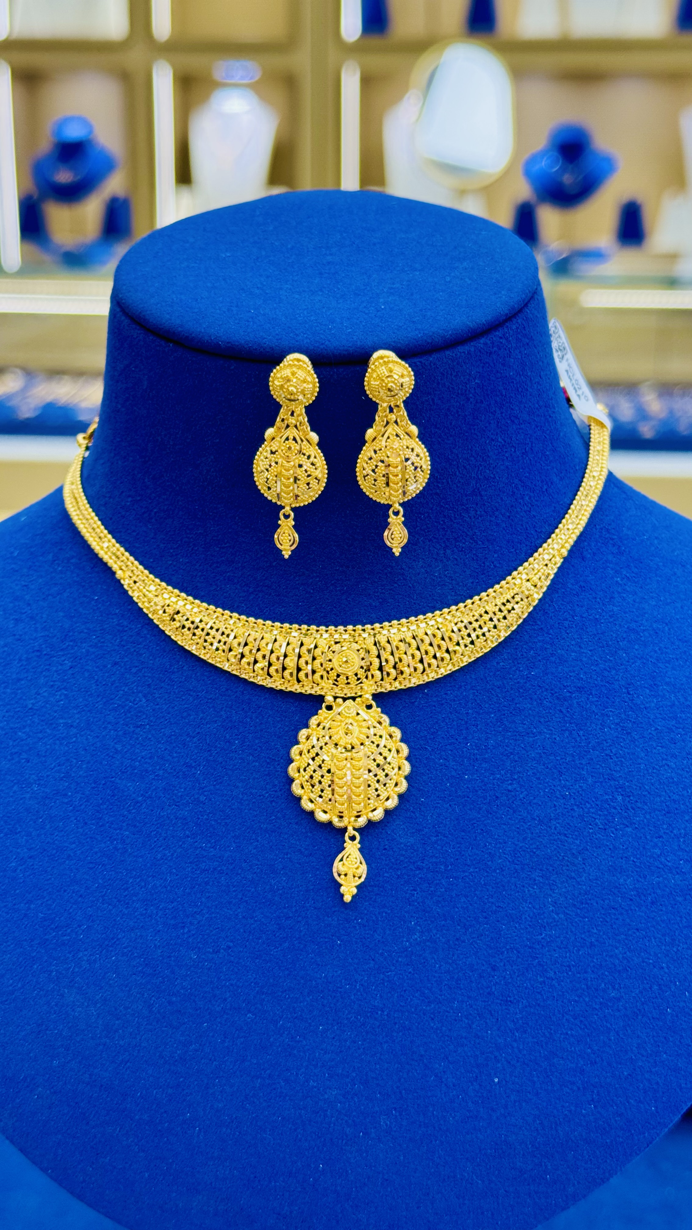 Women necklace 23.28g