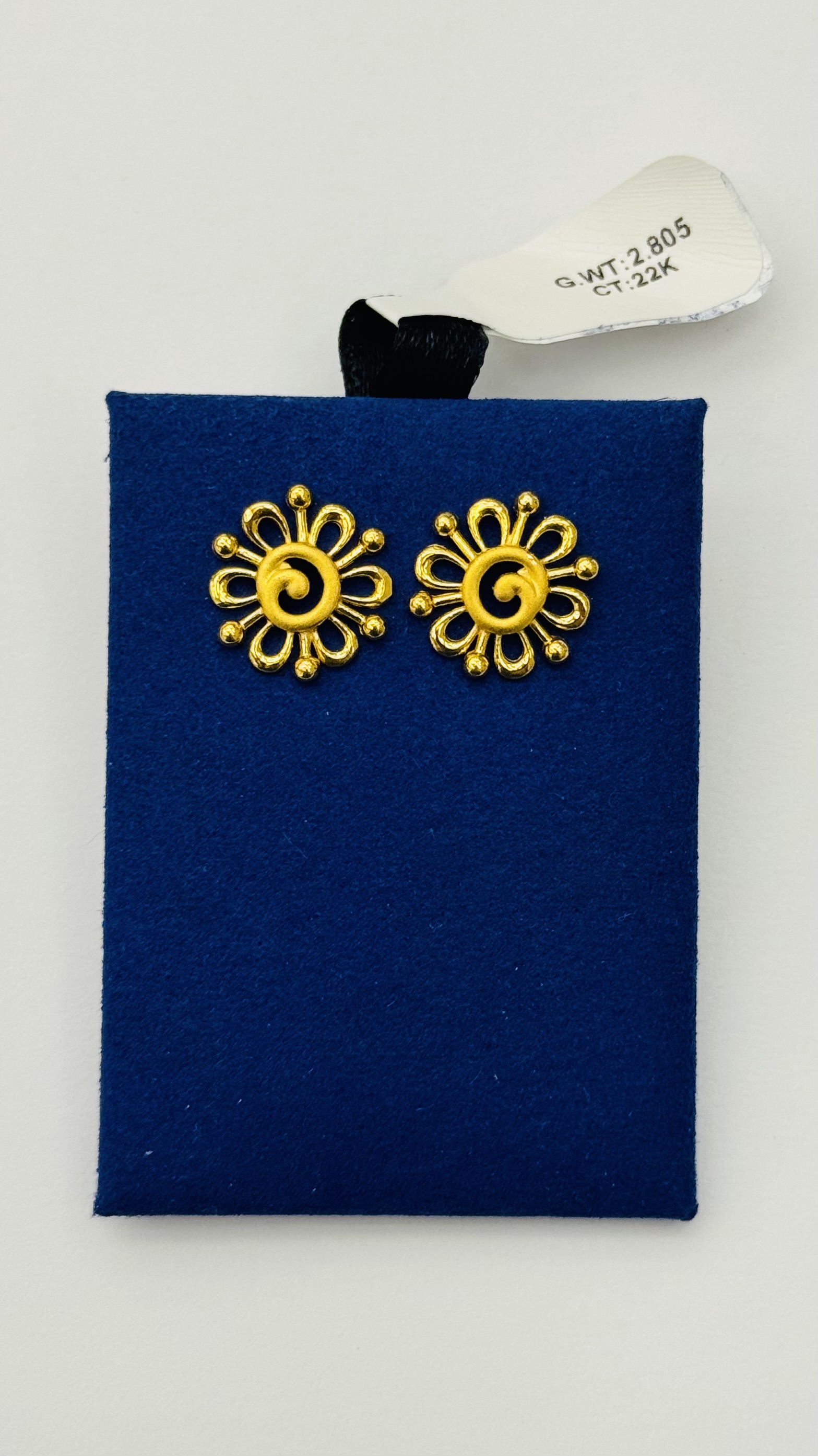 Women studs 2.80g