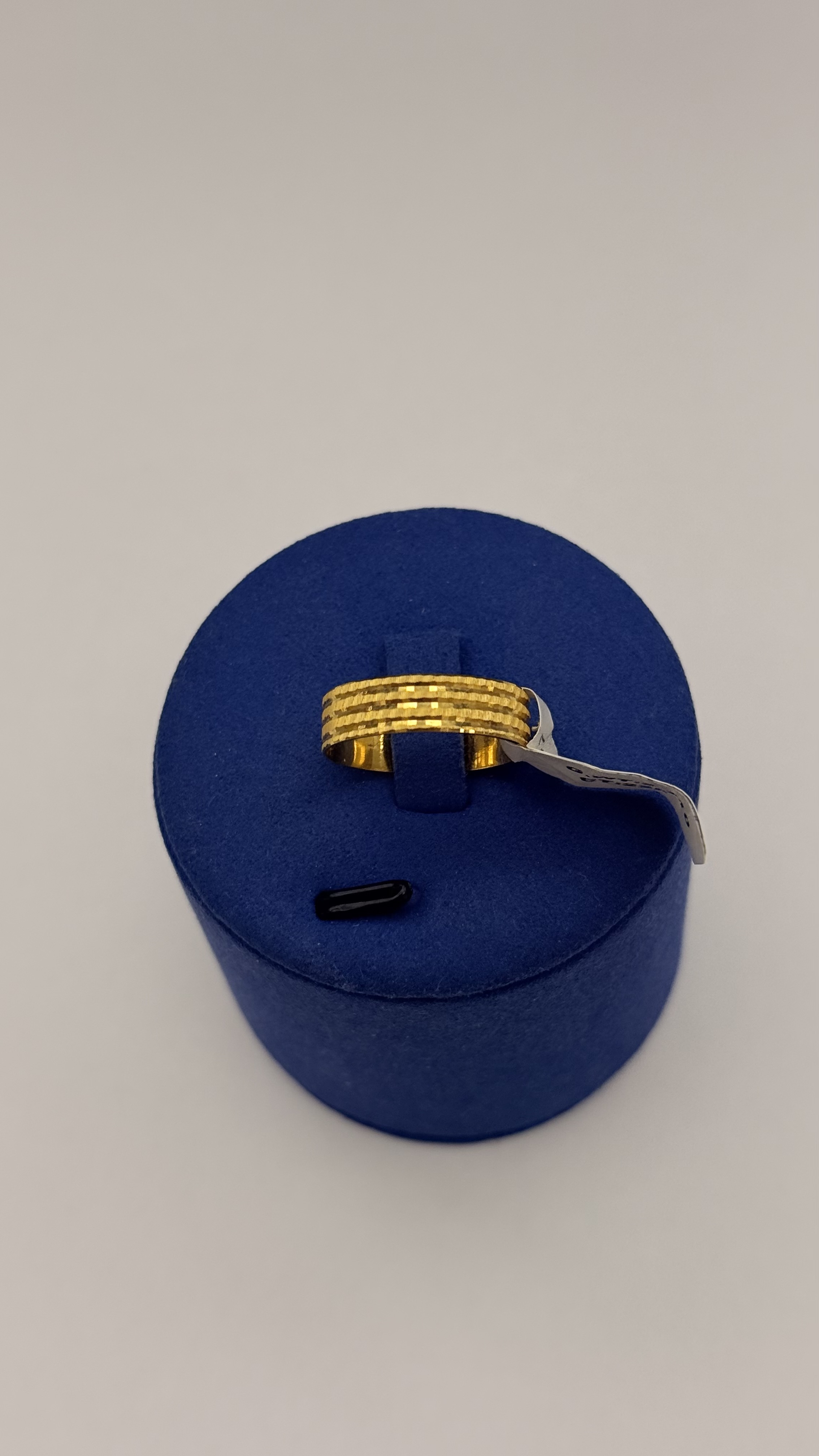 https://akirajewellery.com/product/Bands%202.71