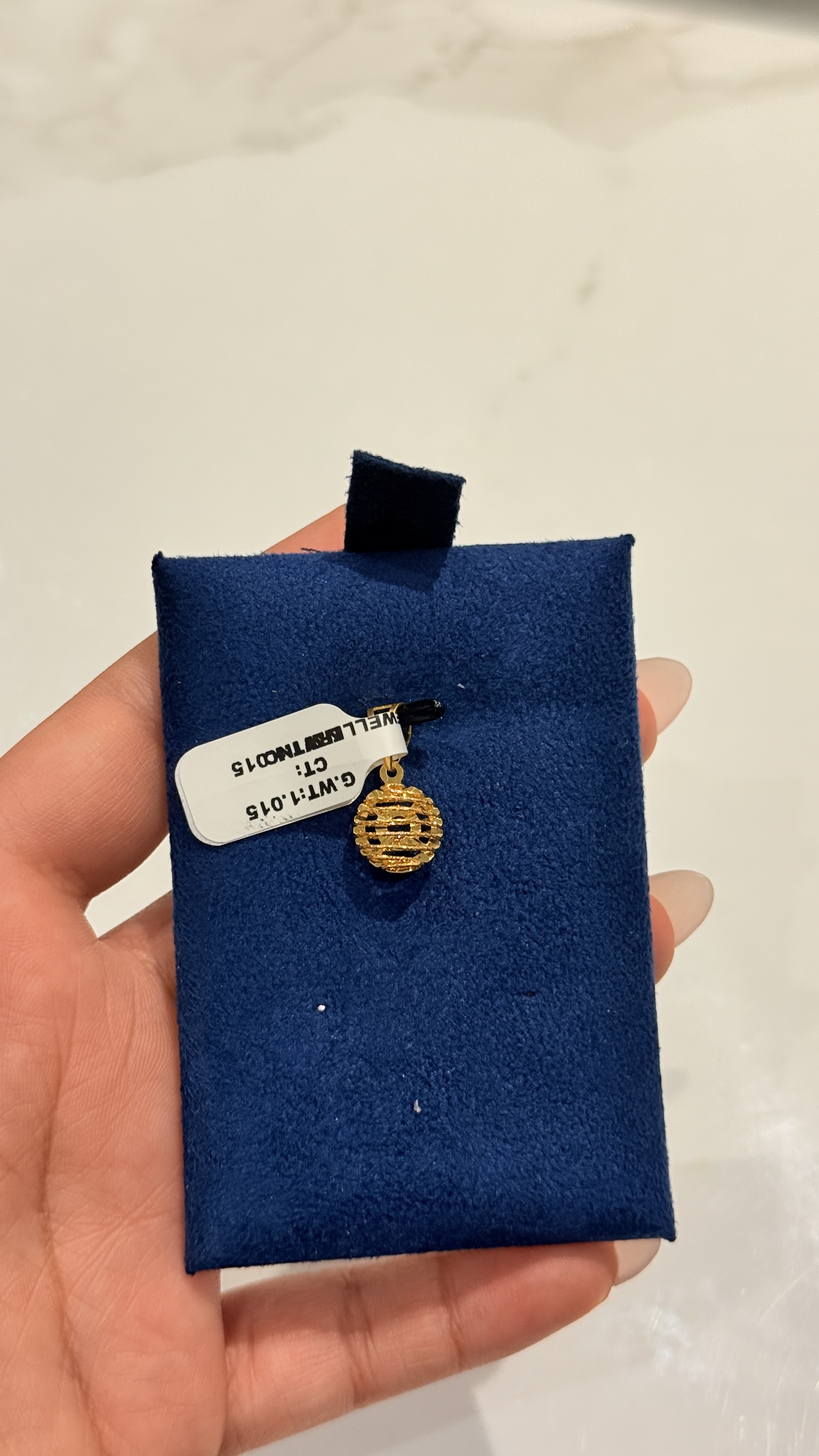 https://akirajewellery.com/product/22%20k%20gold%20pendant%201.015%20g
