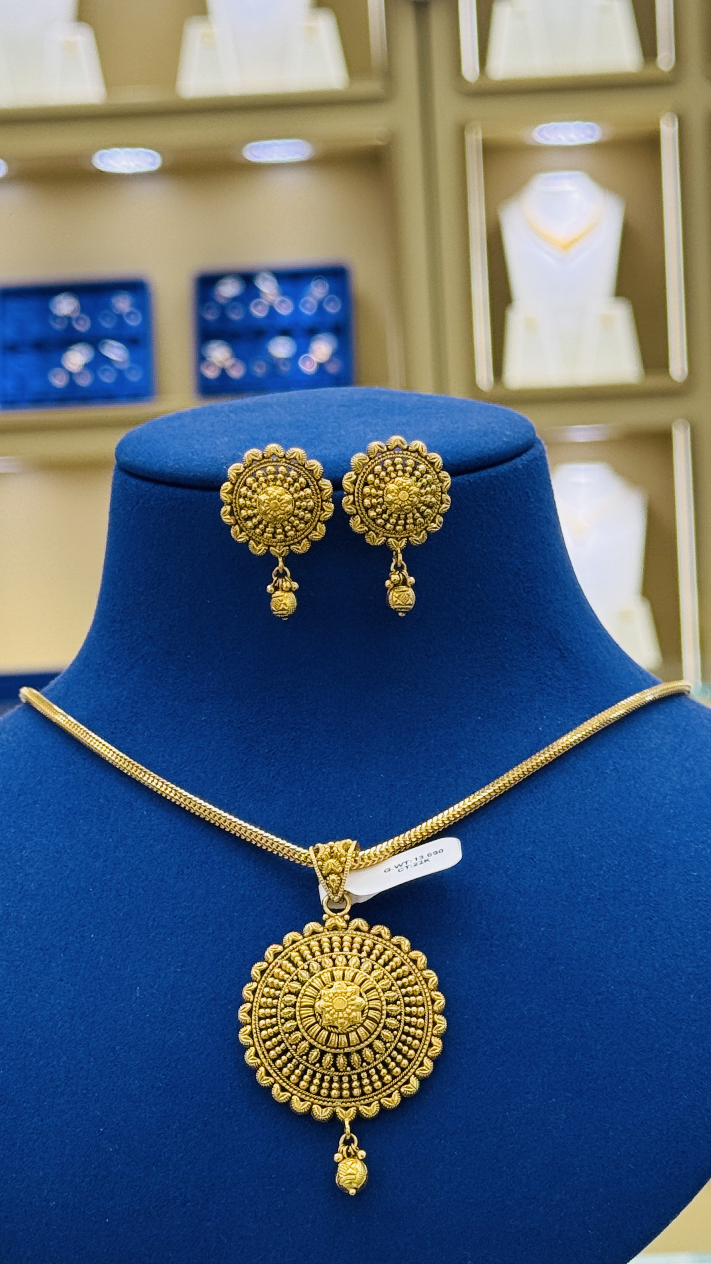 Women pendant set 13.69