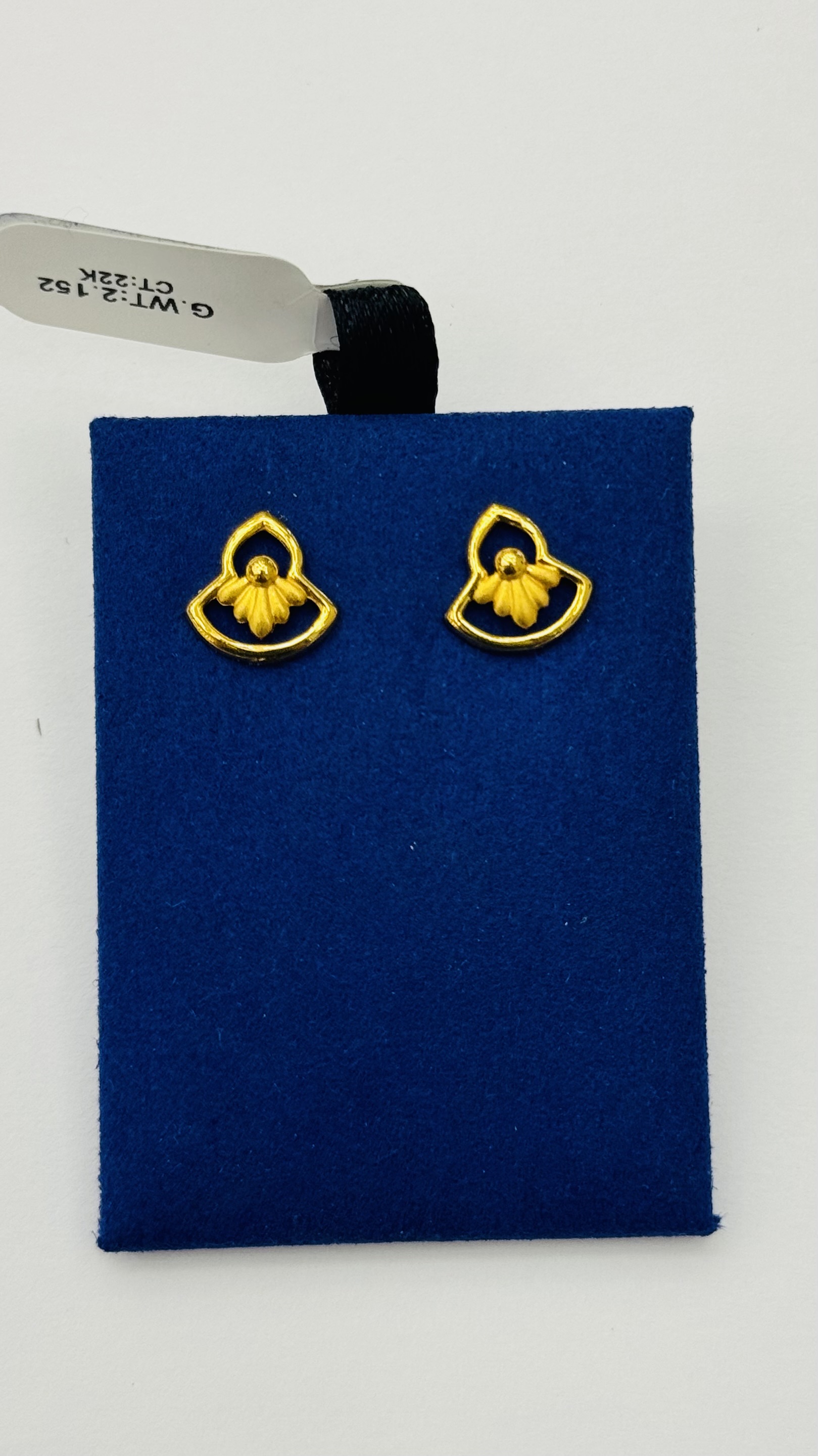 Women studs 2.15g