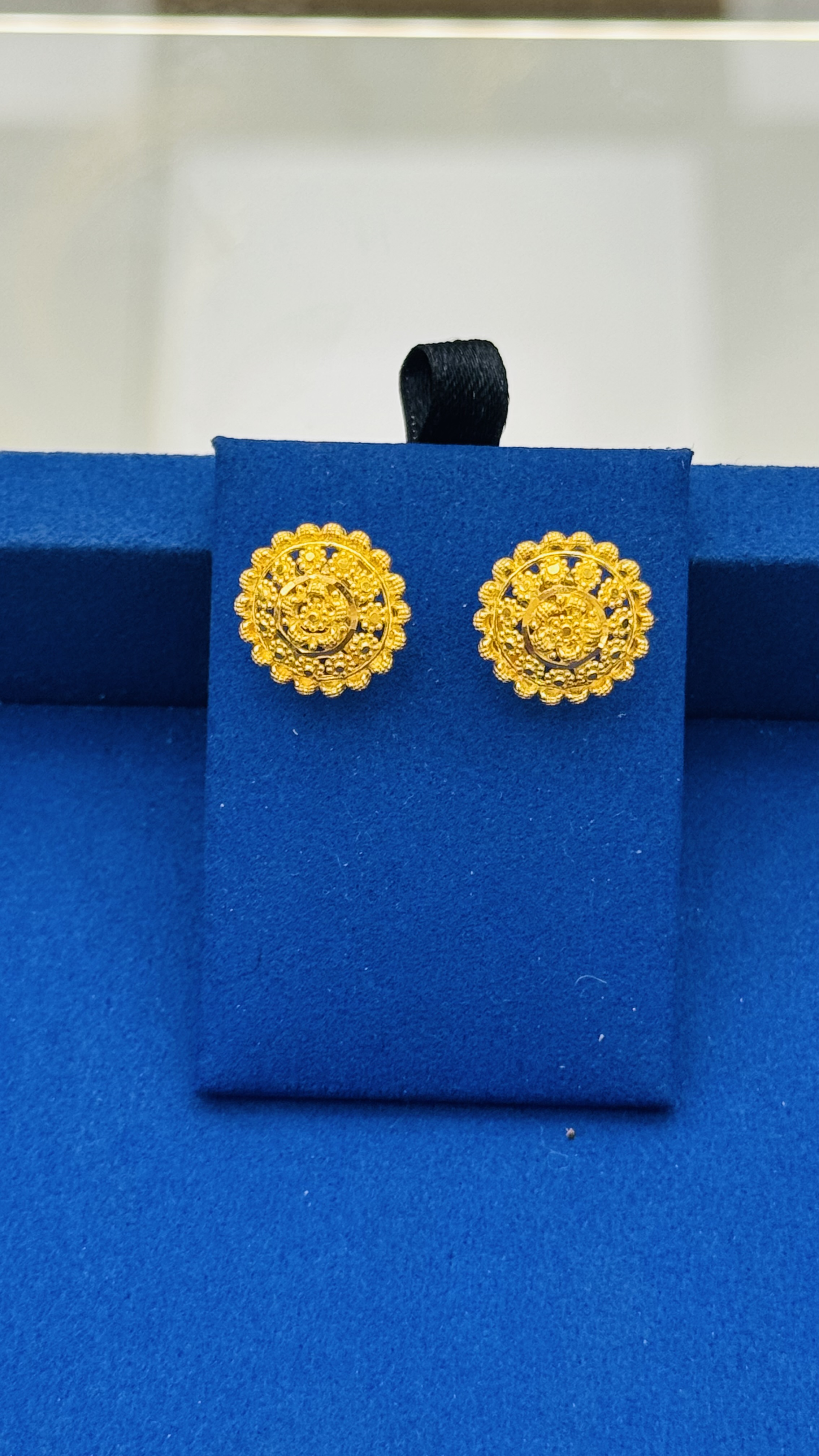Women Studs 3.79g