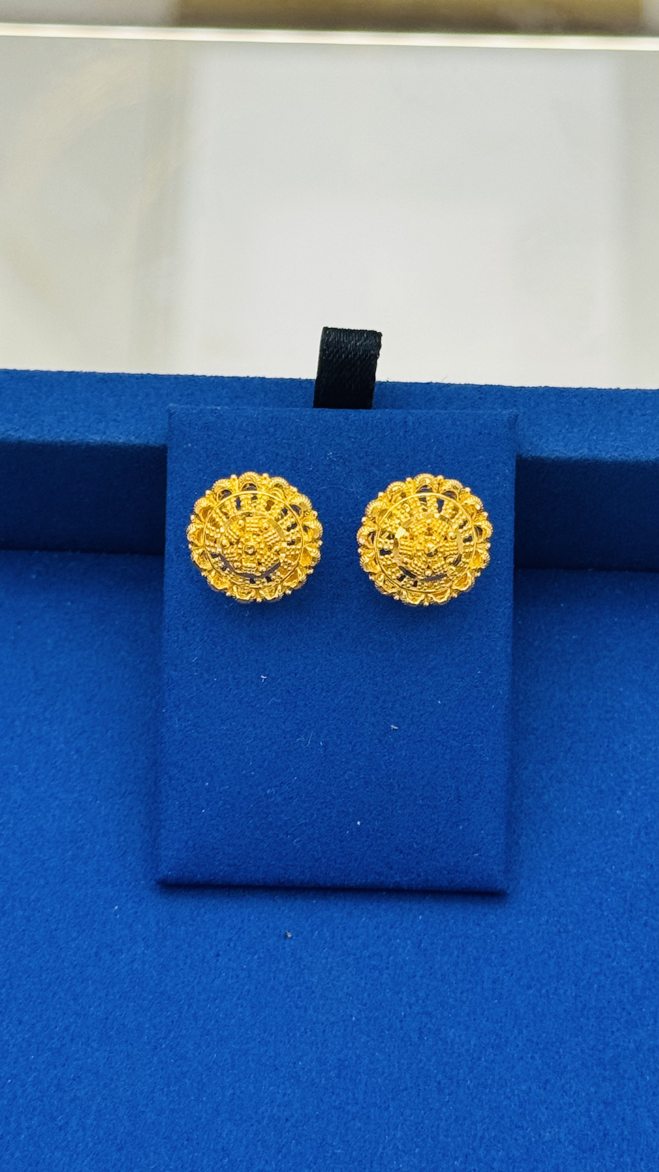 Women Studs 4.30g