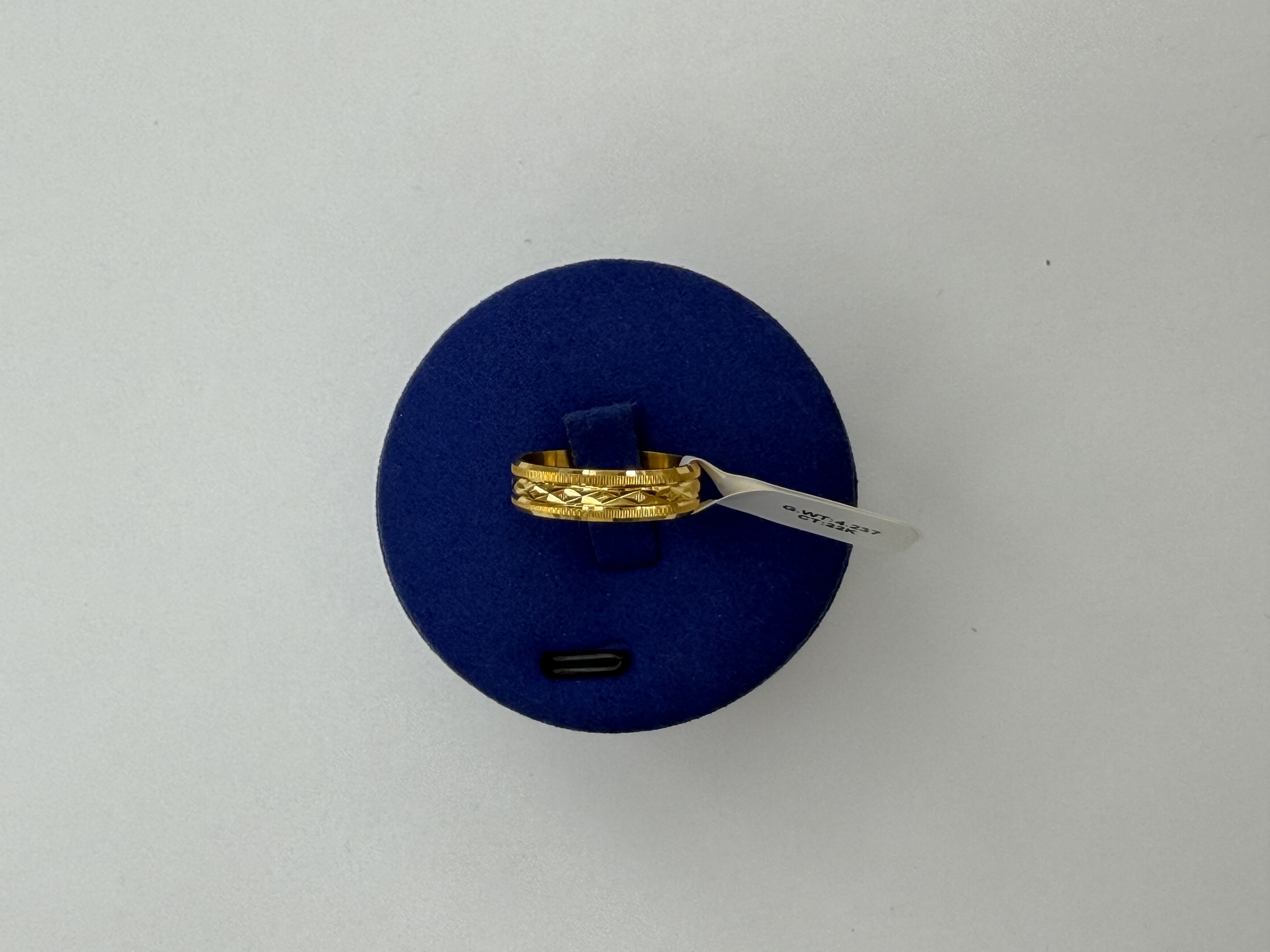 https://akirajewellery.com/product/Band%20%204.41