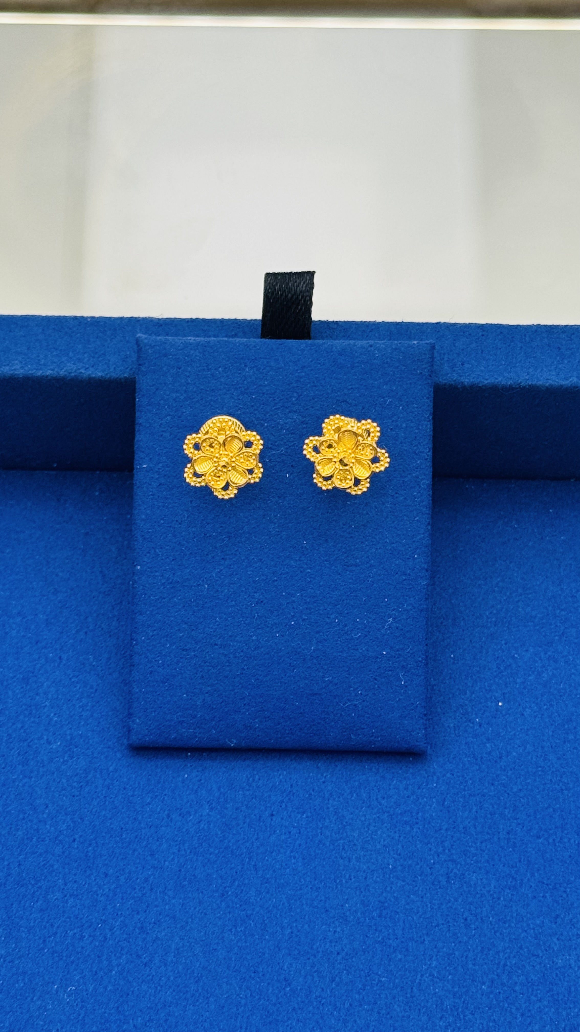 Women Studs 2.93g