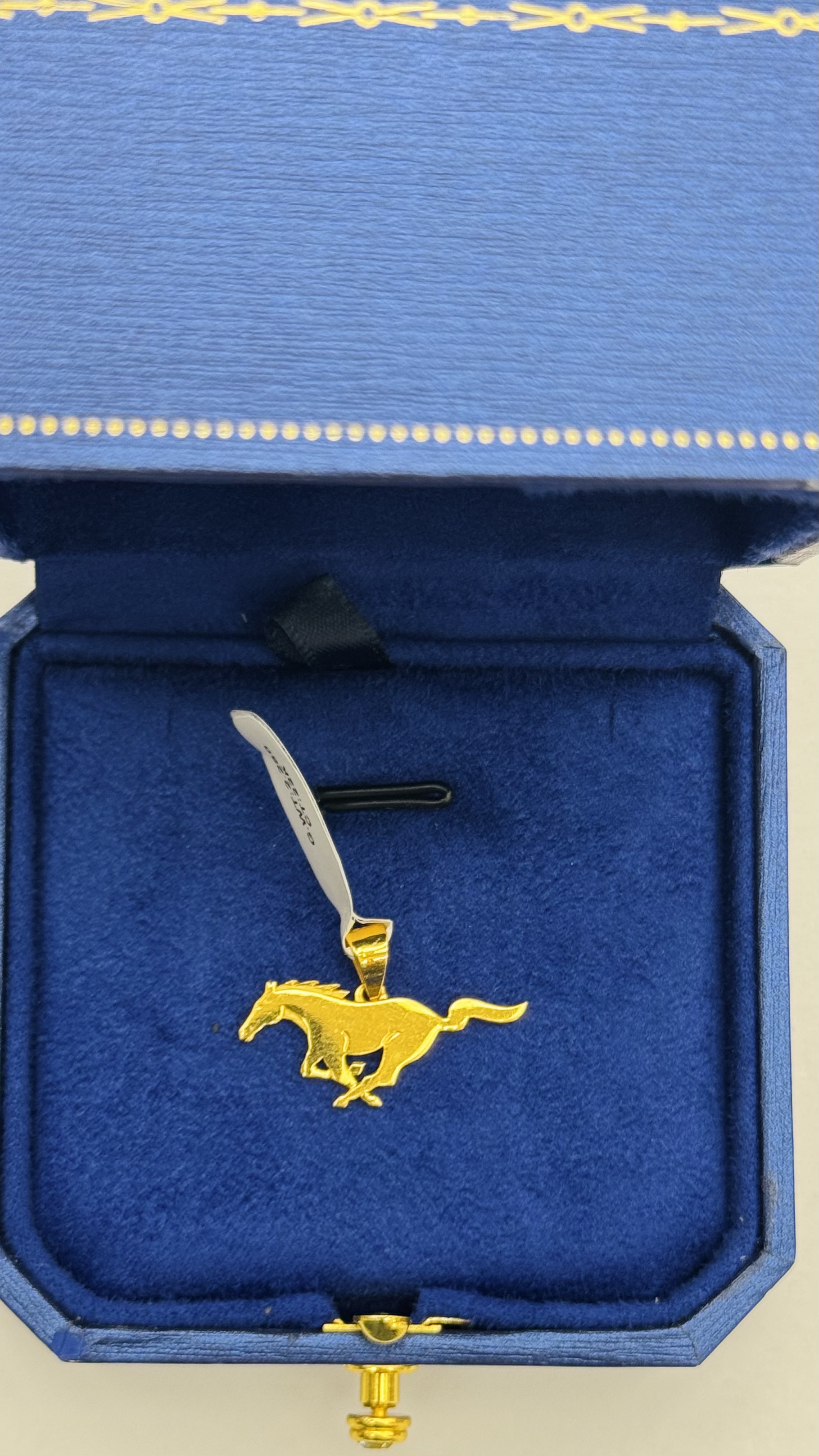 https://akirajewellery.com/product/Women%20Pendant%202.28g