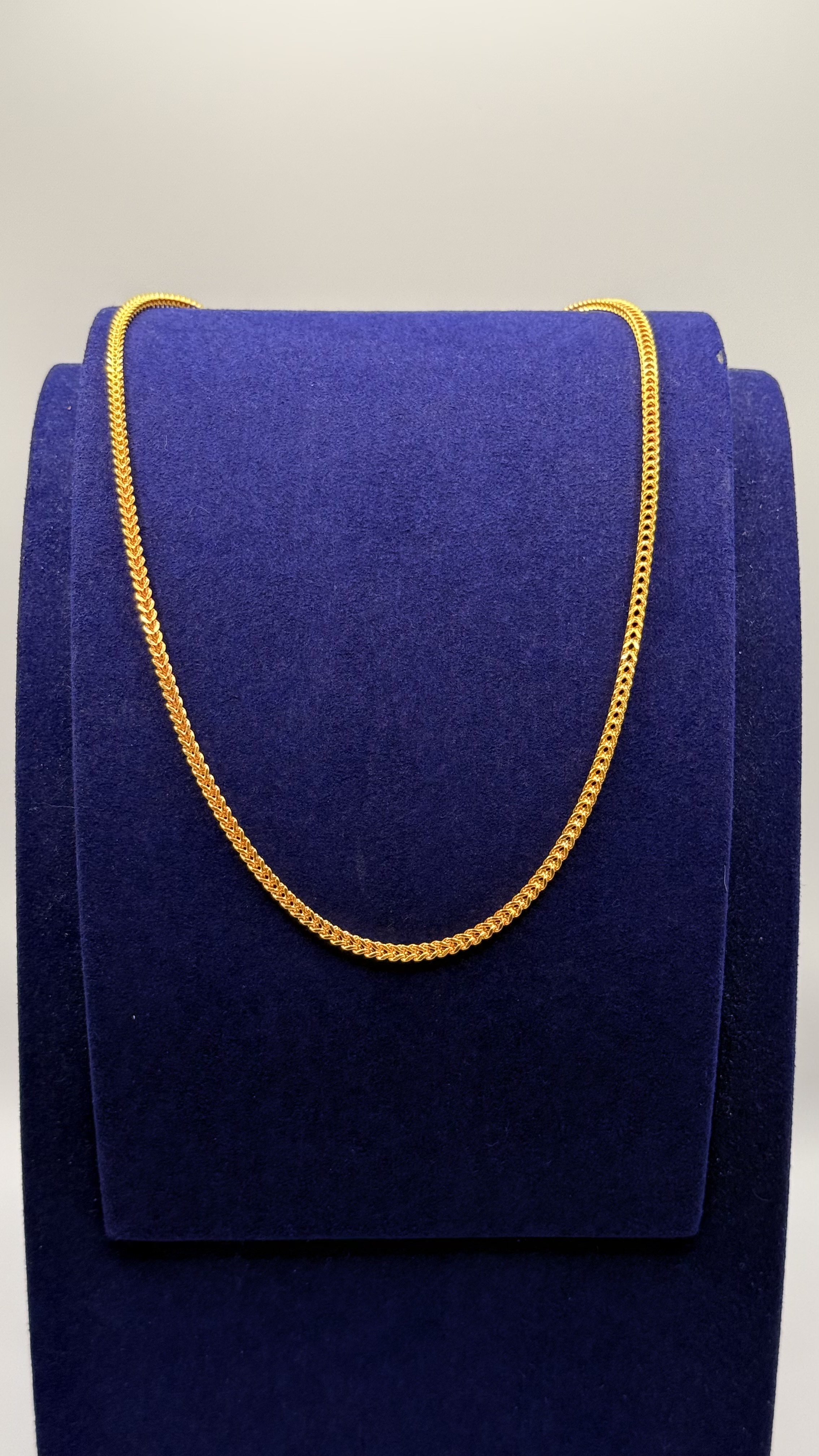 https://akirajewellery.com/product/Men%20chain%2010.72