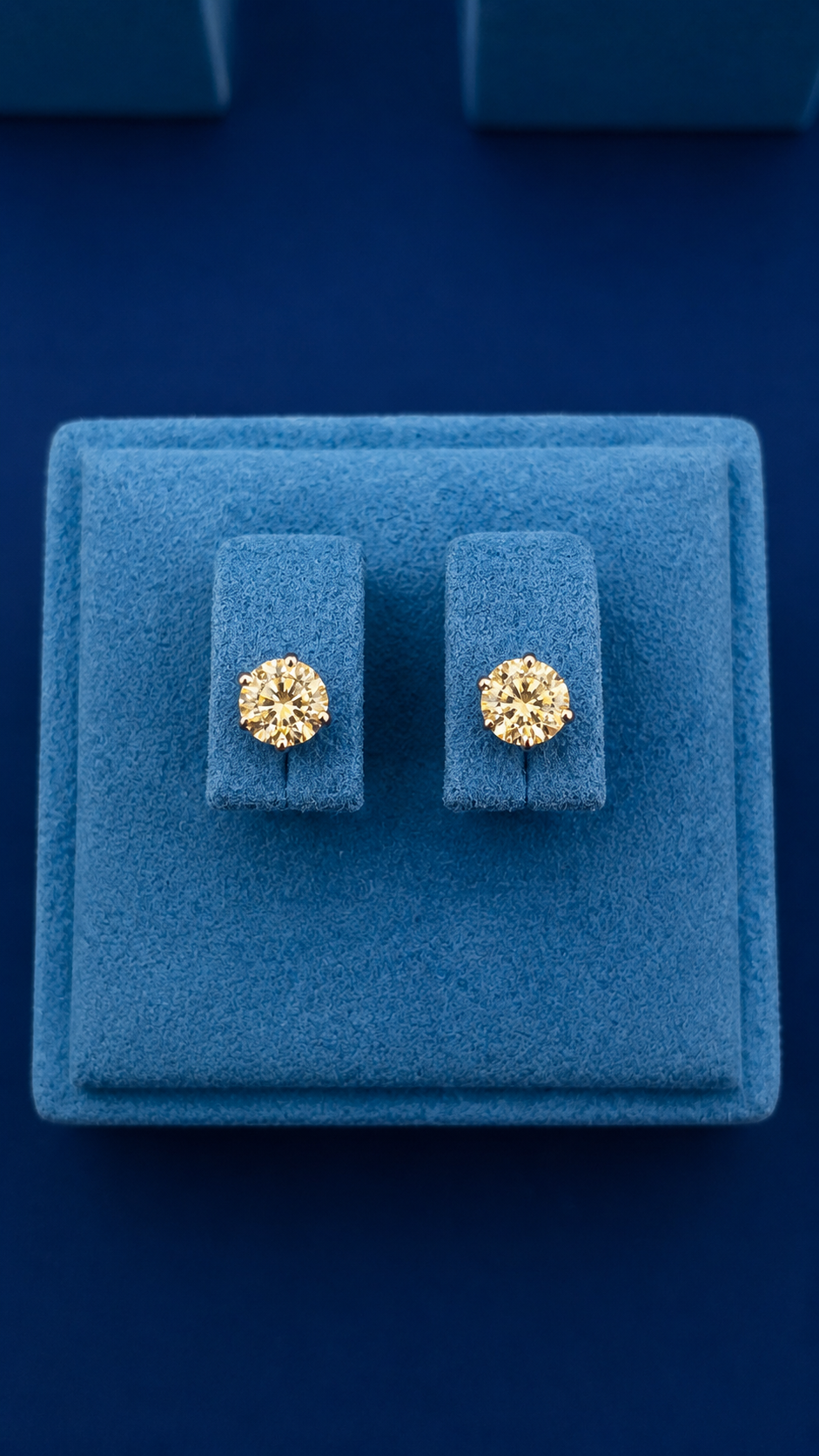 https://akirajewellery.com/product/Diamond%20Studs