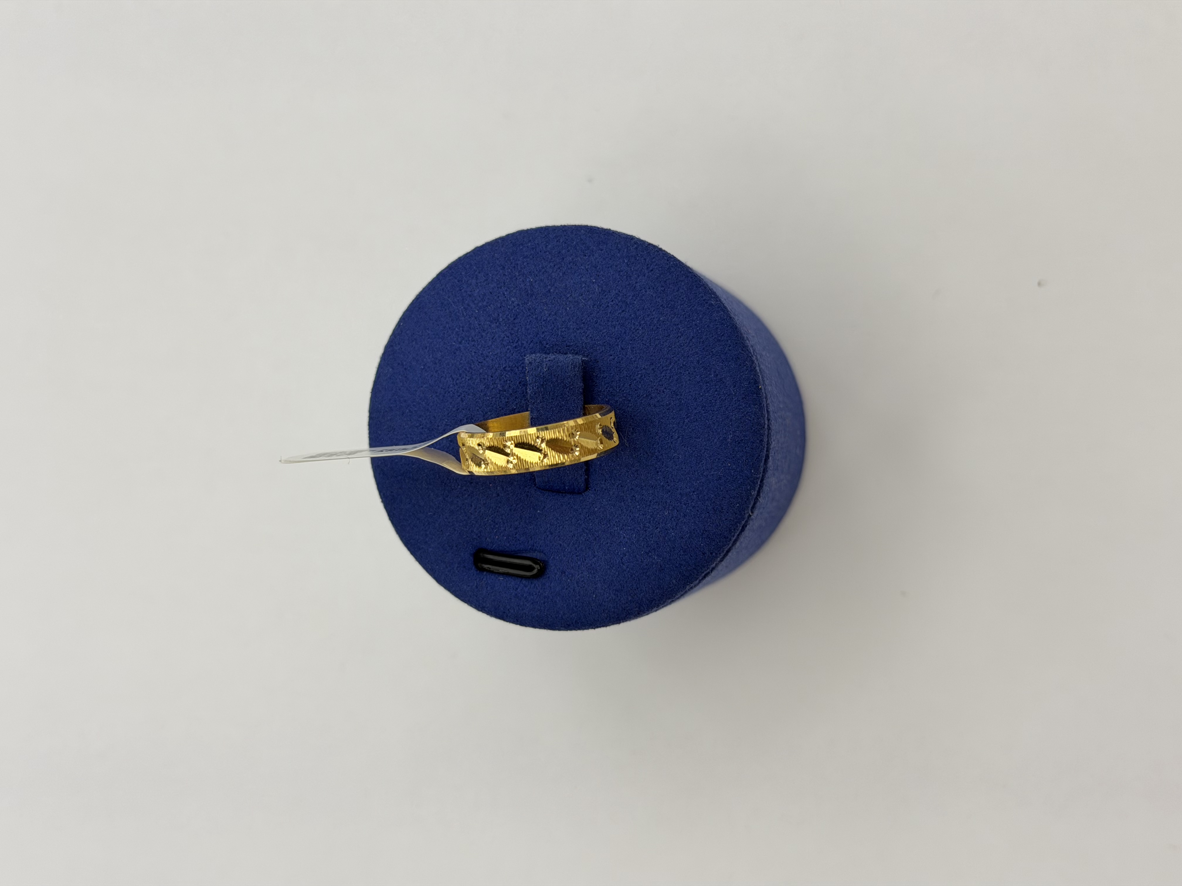 https://akirajewellery.com/product/Band%20%204.997