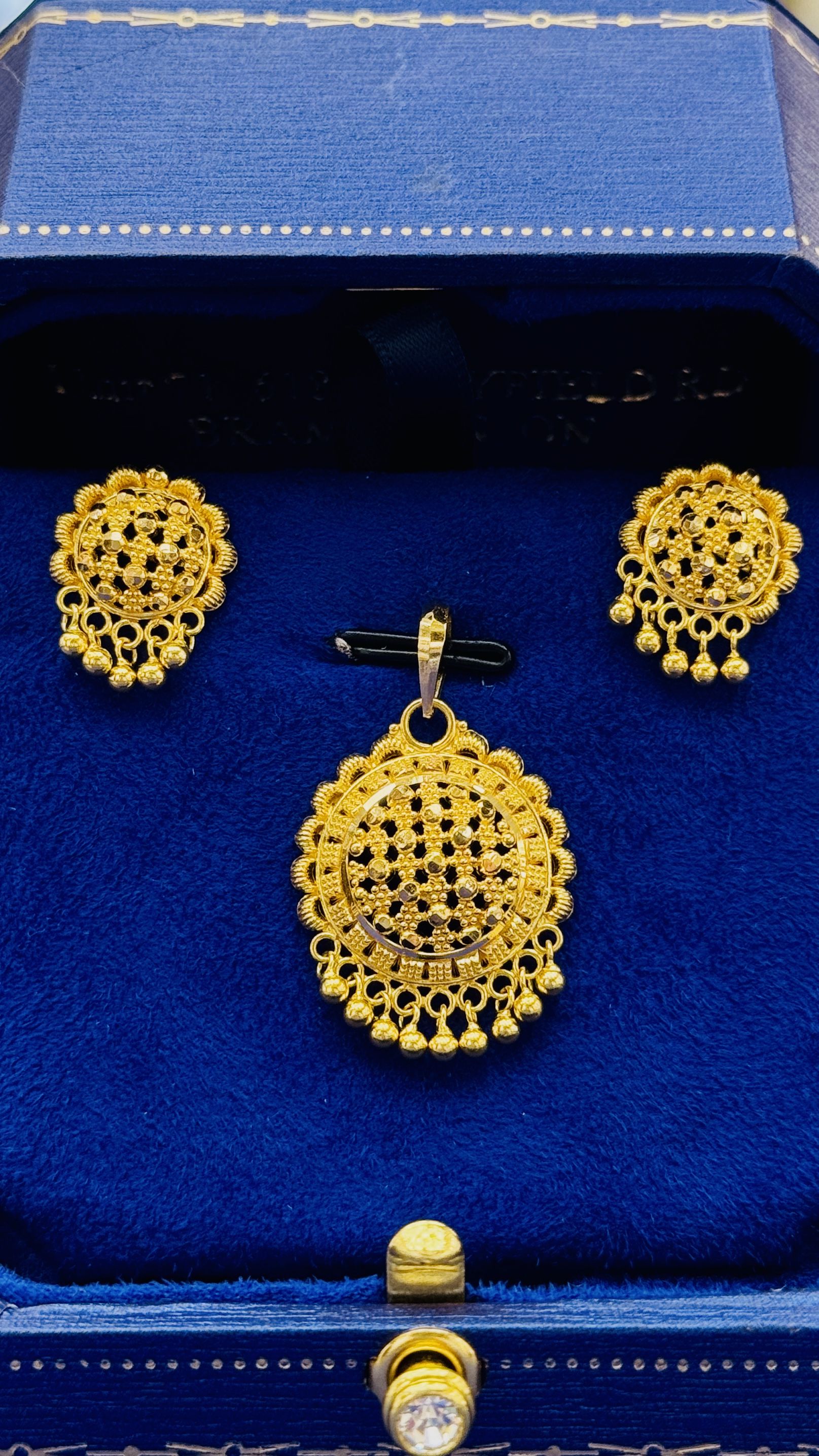 Women pendant set 6.73g