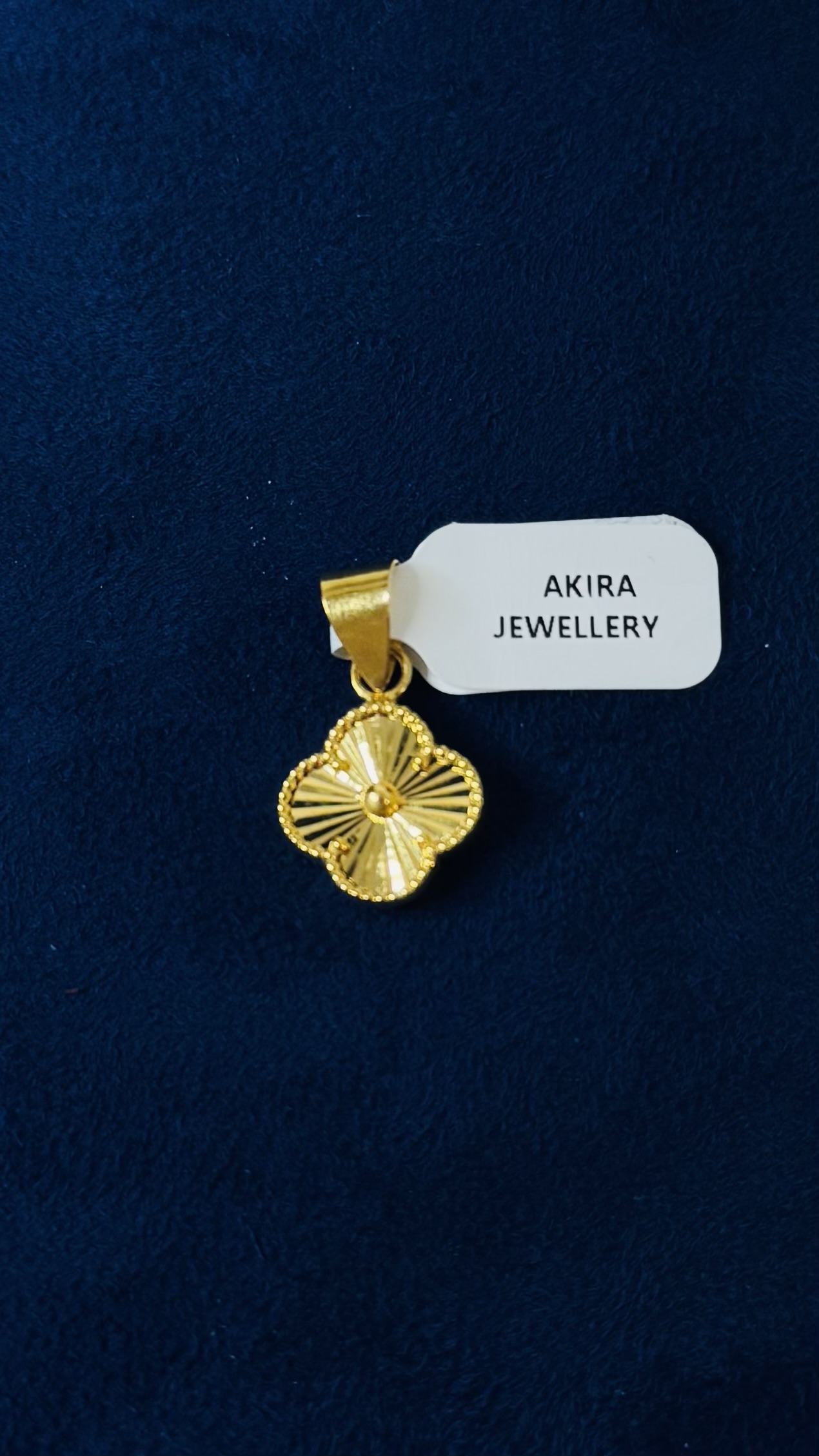 GOLD CLEEF PENDANTS