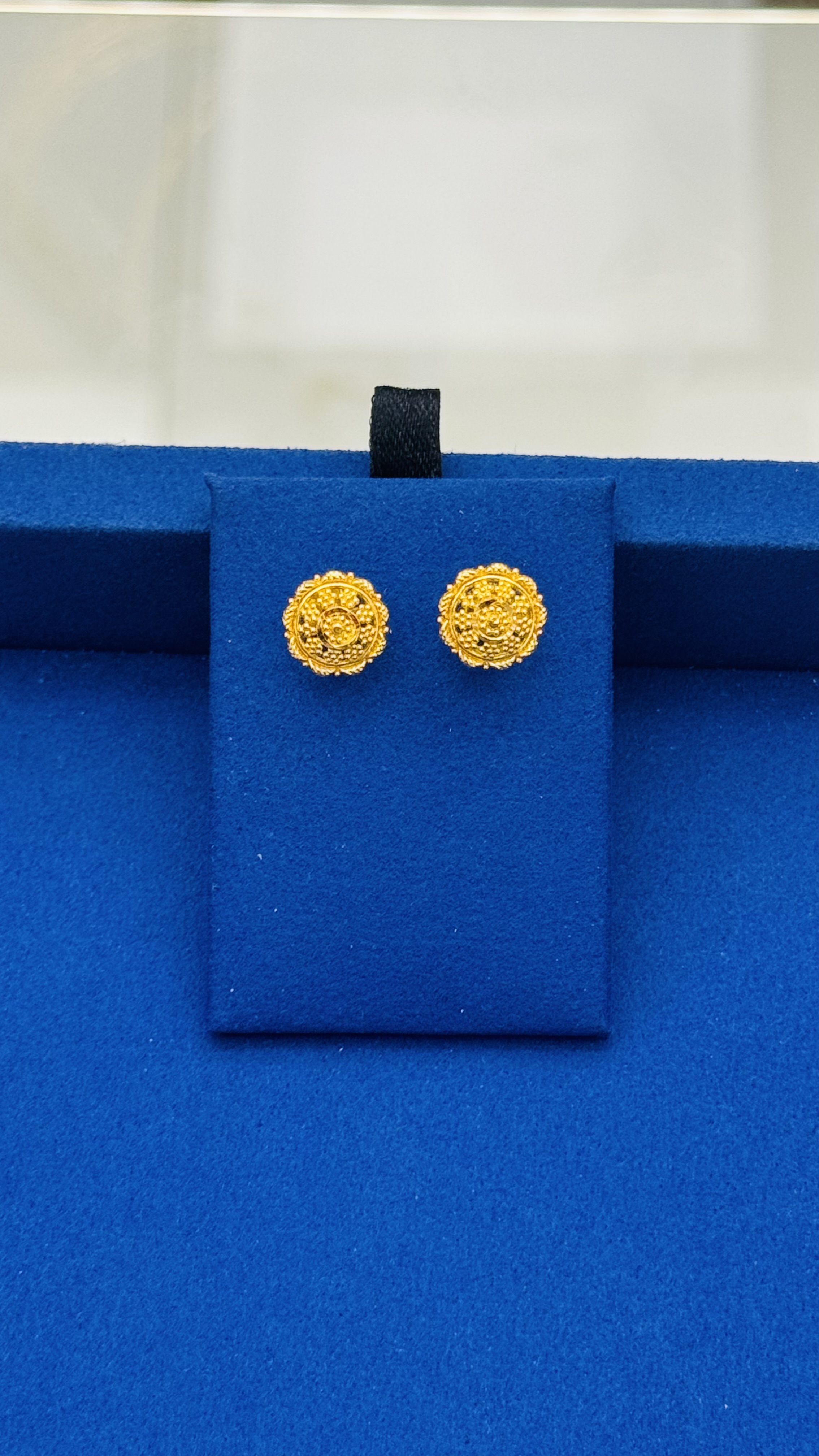 Women Studs 2.76g