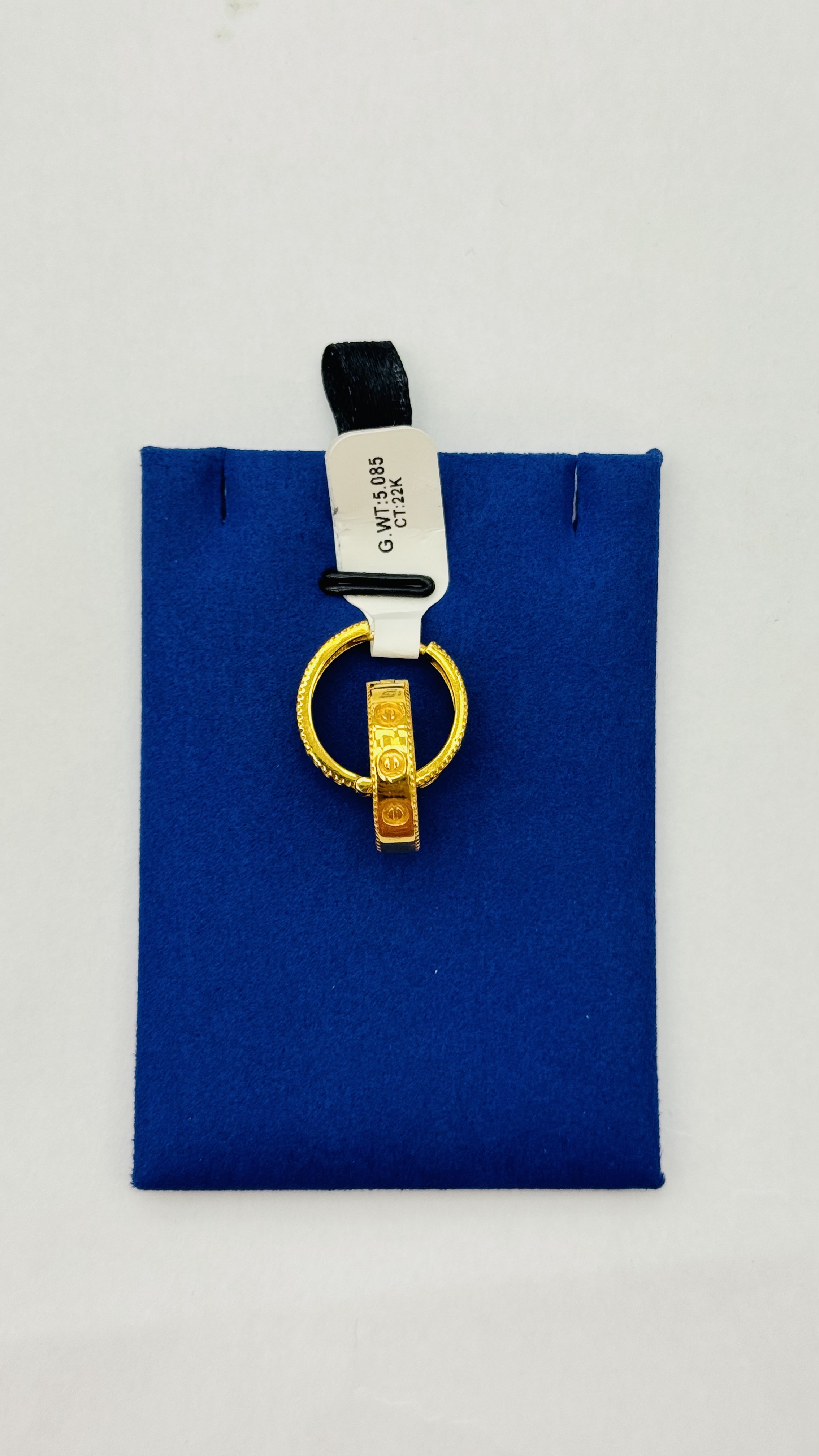 https://akirajewellery.com/product/Women%20Hoops%205.08g