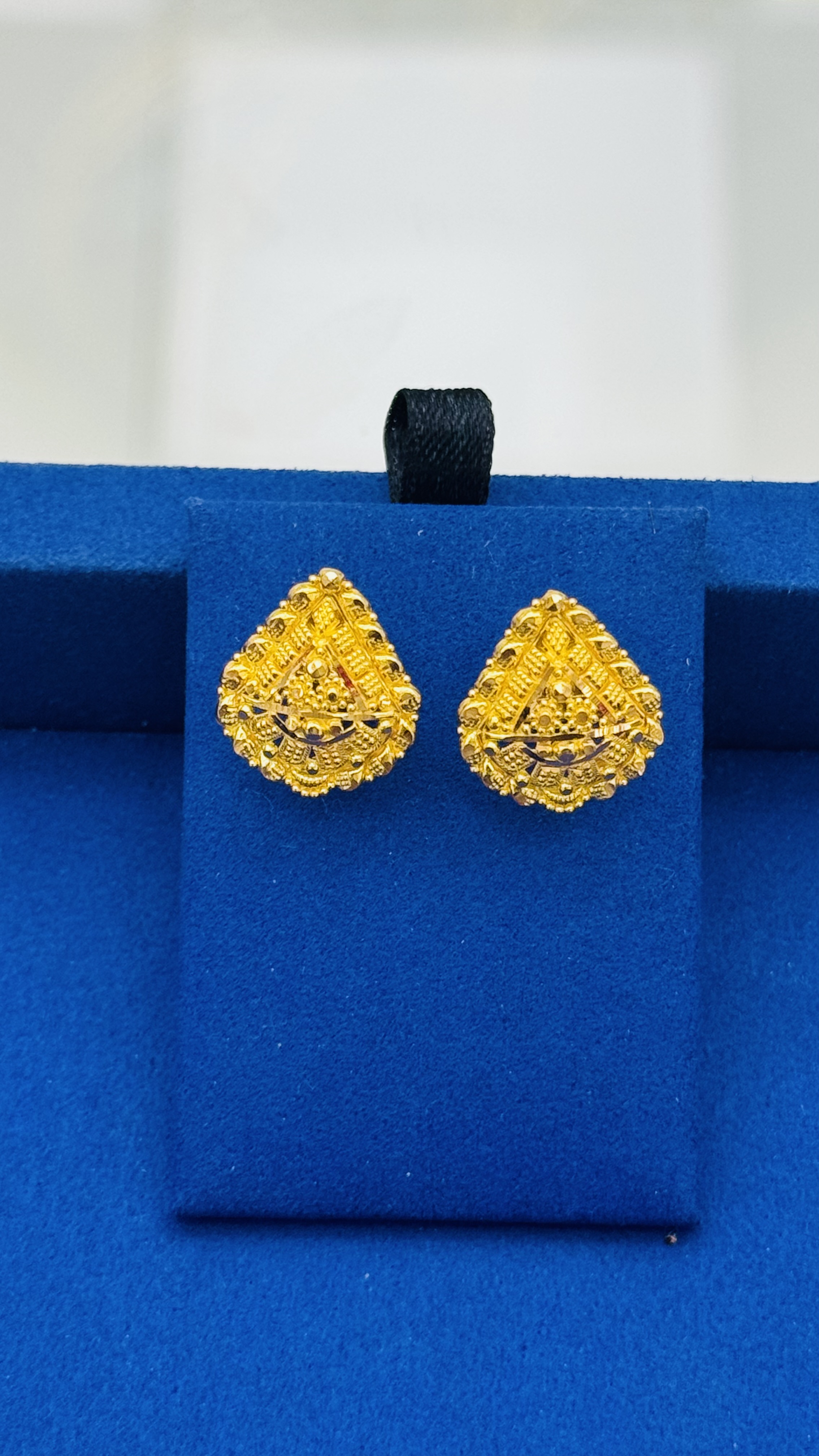 Women Studs 4.31g