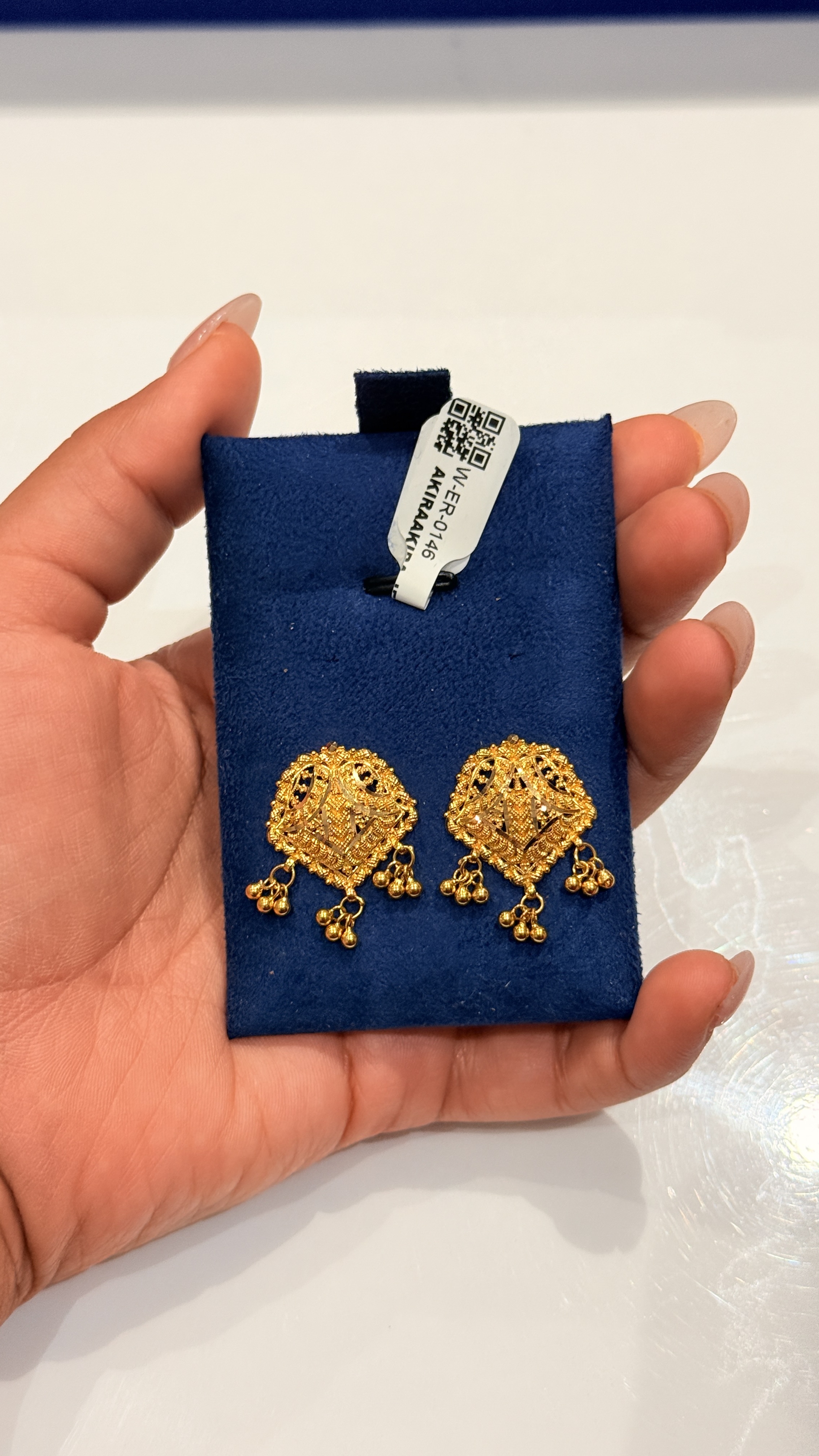 22k gold studs 6.754 g