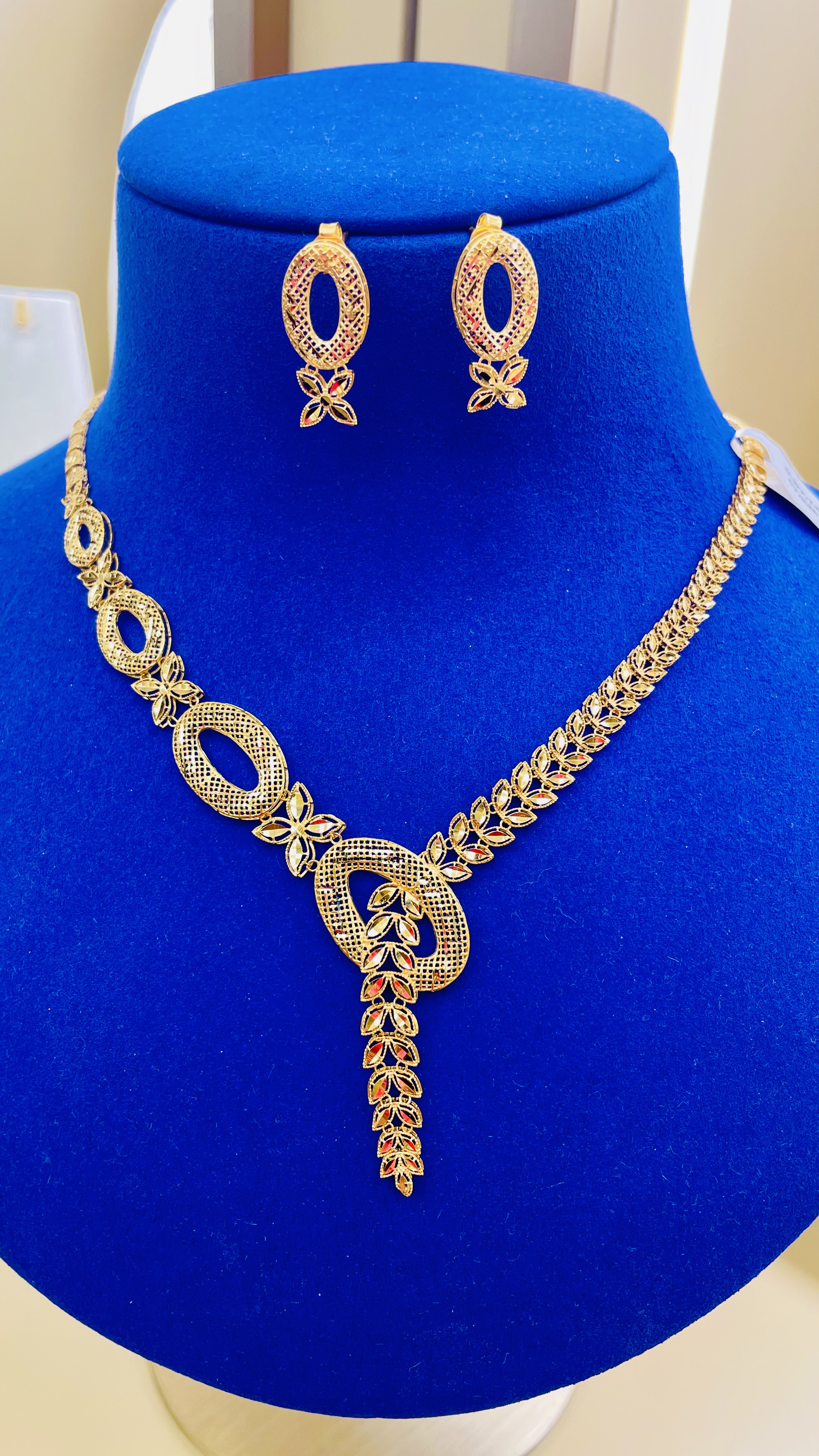 Women necklace 14.62 g