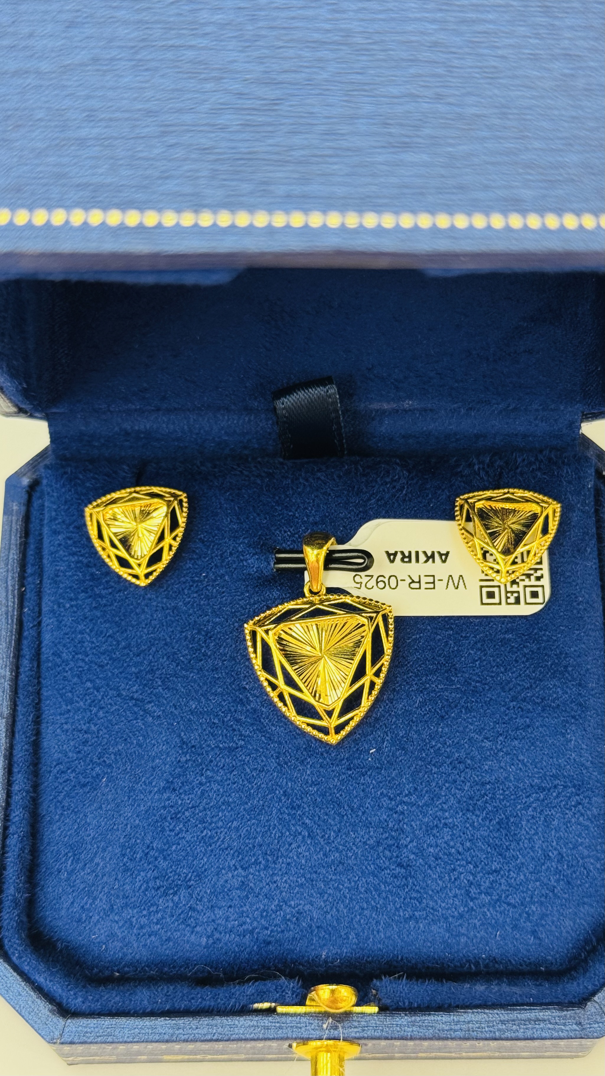 Women Pendant 4.06g