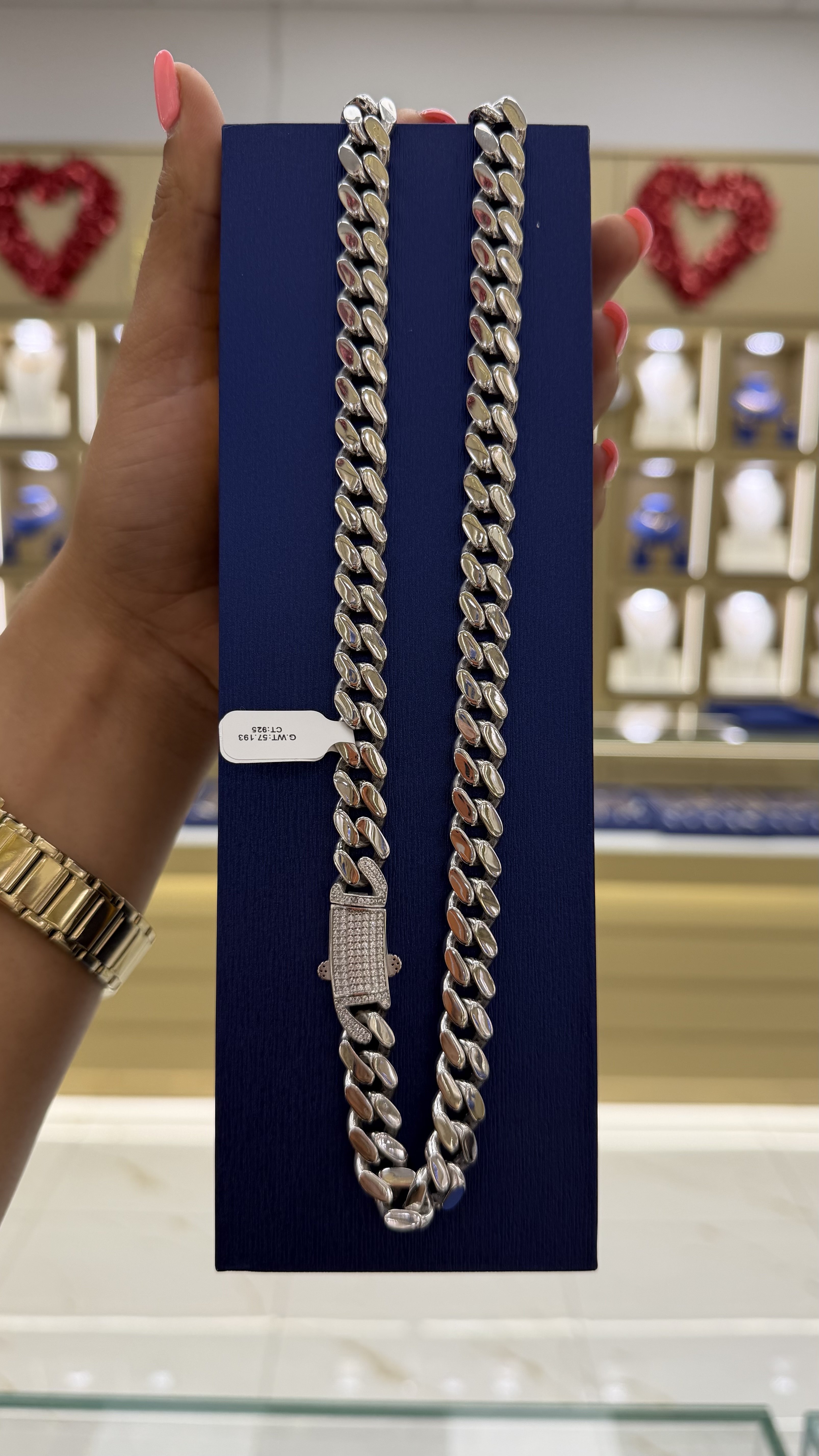 https://akirajewellery.com/product/MEN%20ICEOUT%20SILVER%20CHAIN%2057.193