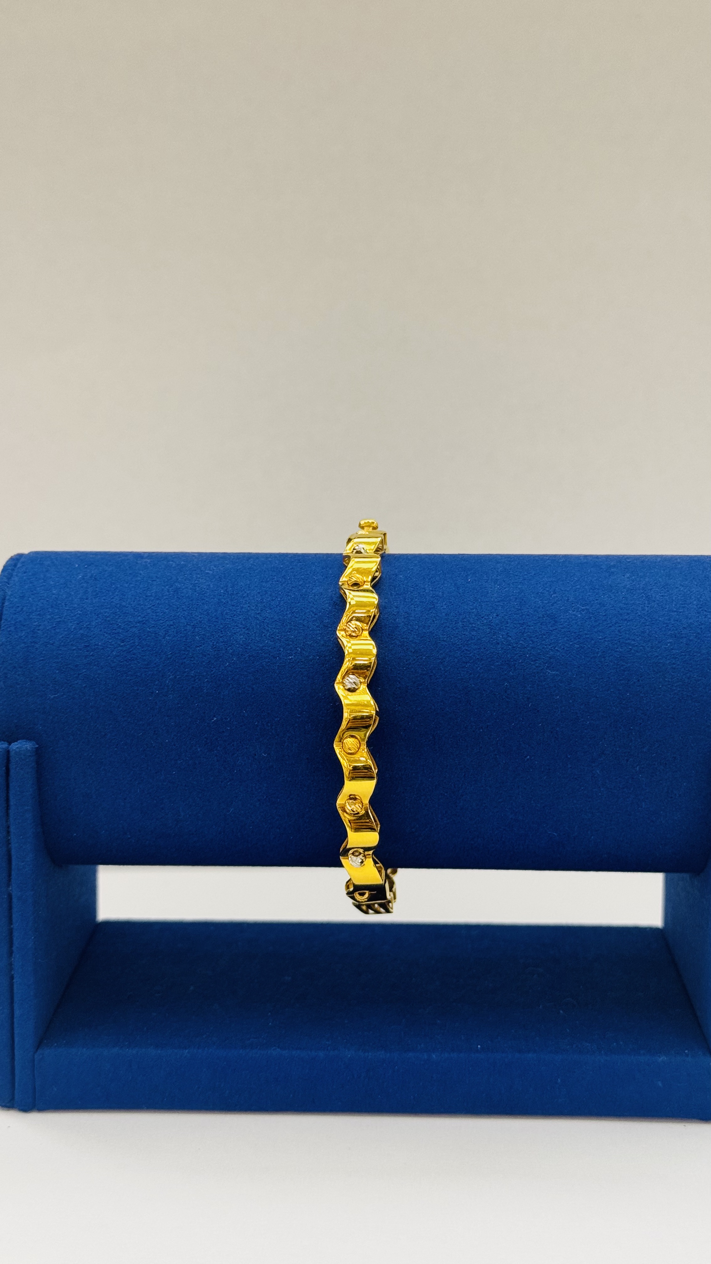 Women bracelet 13.40