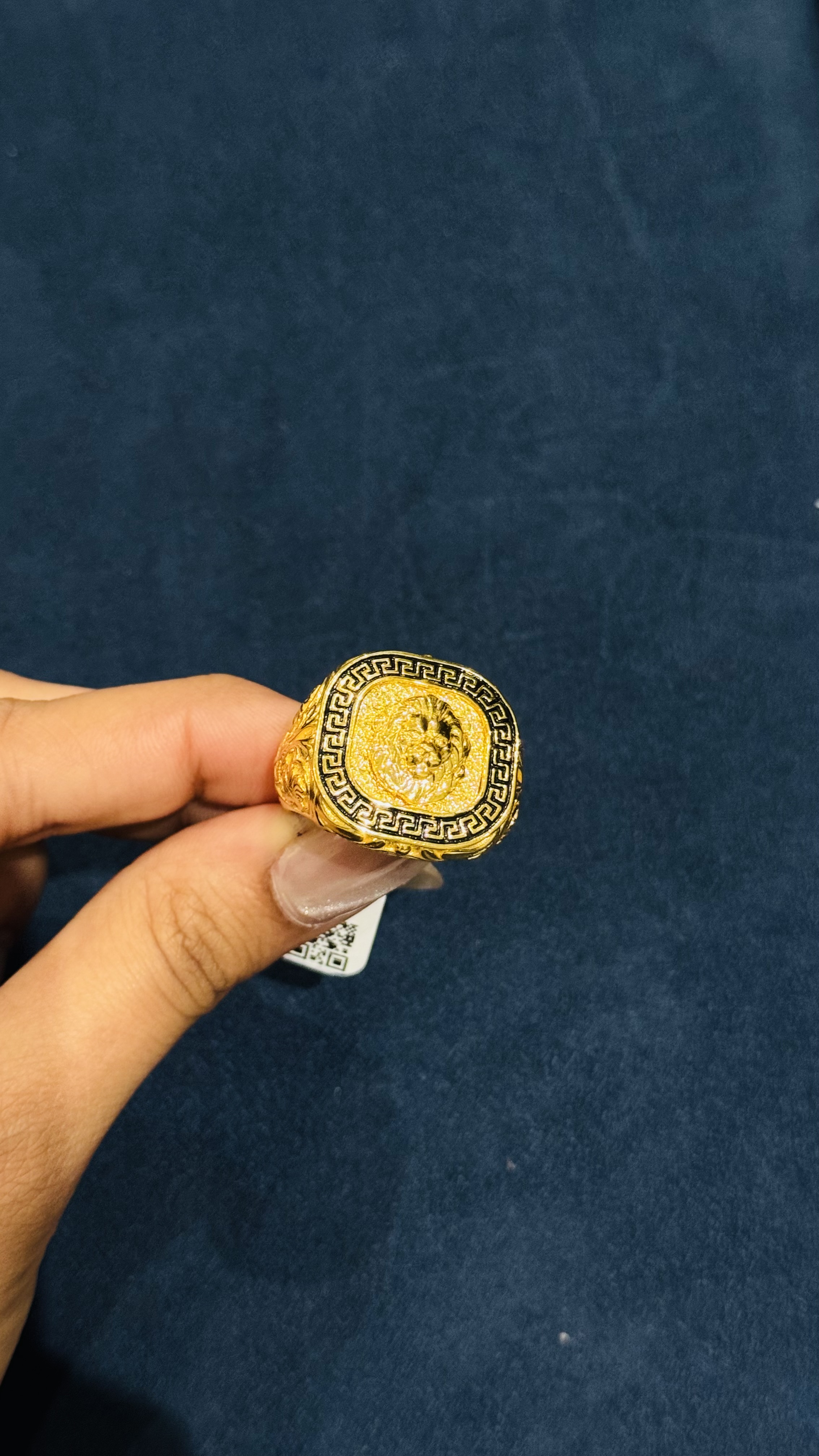 https://akirajewellery.com/product/MENS%20SQUARE%20SHAPE%20LION%20RING