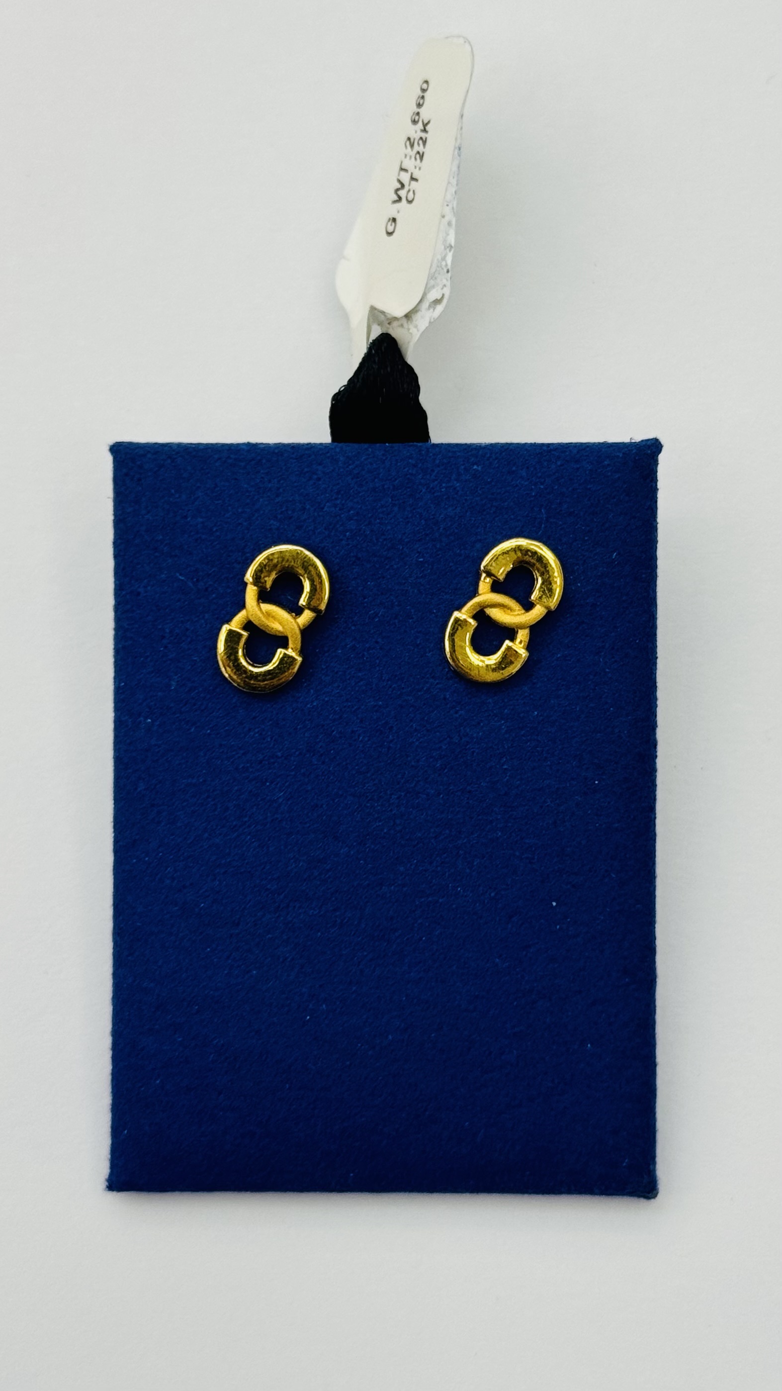 Women studs 2.66g
