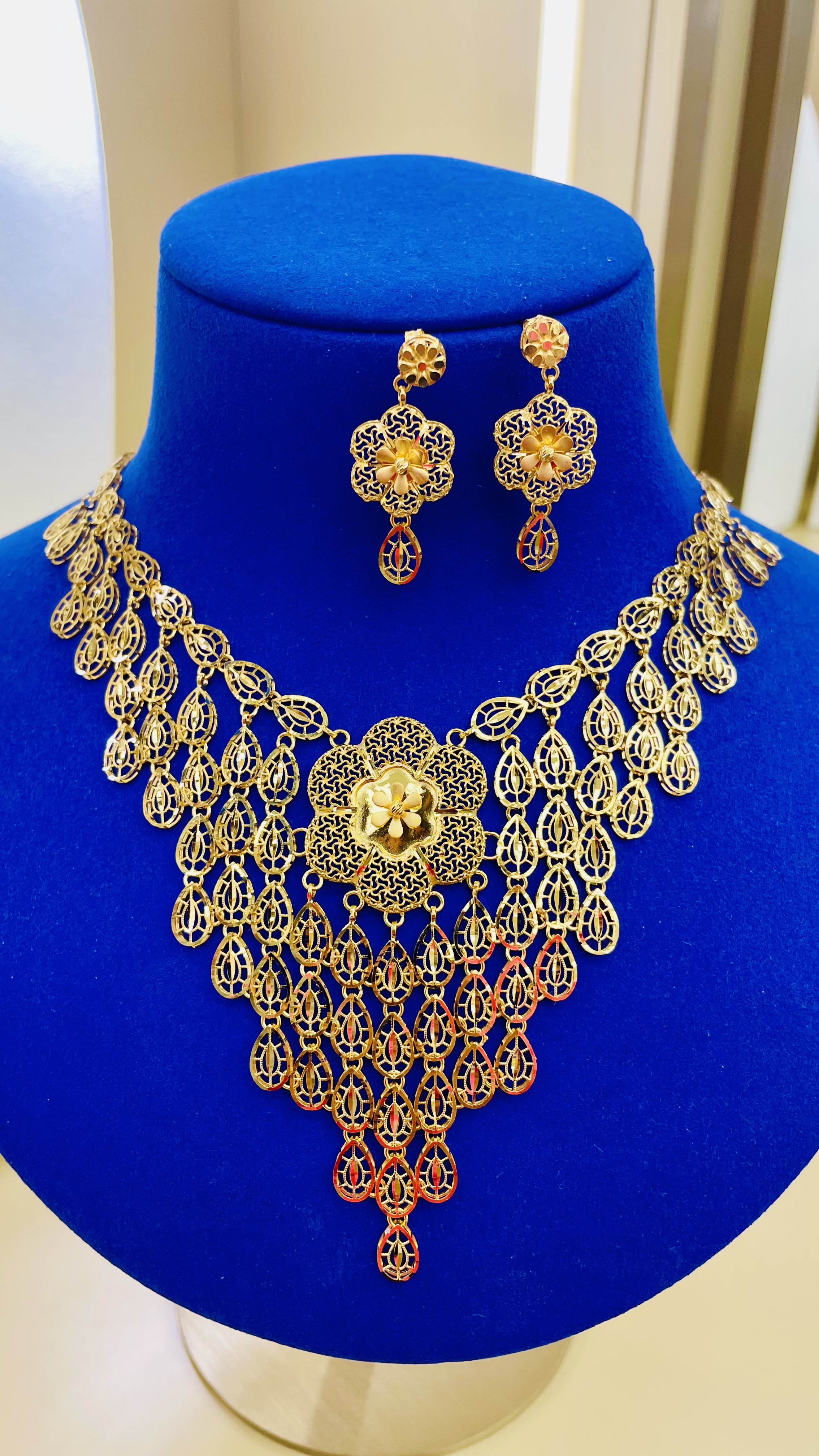 Women necklace 44.85 g