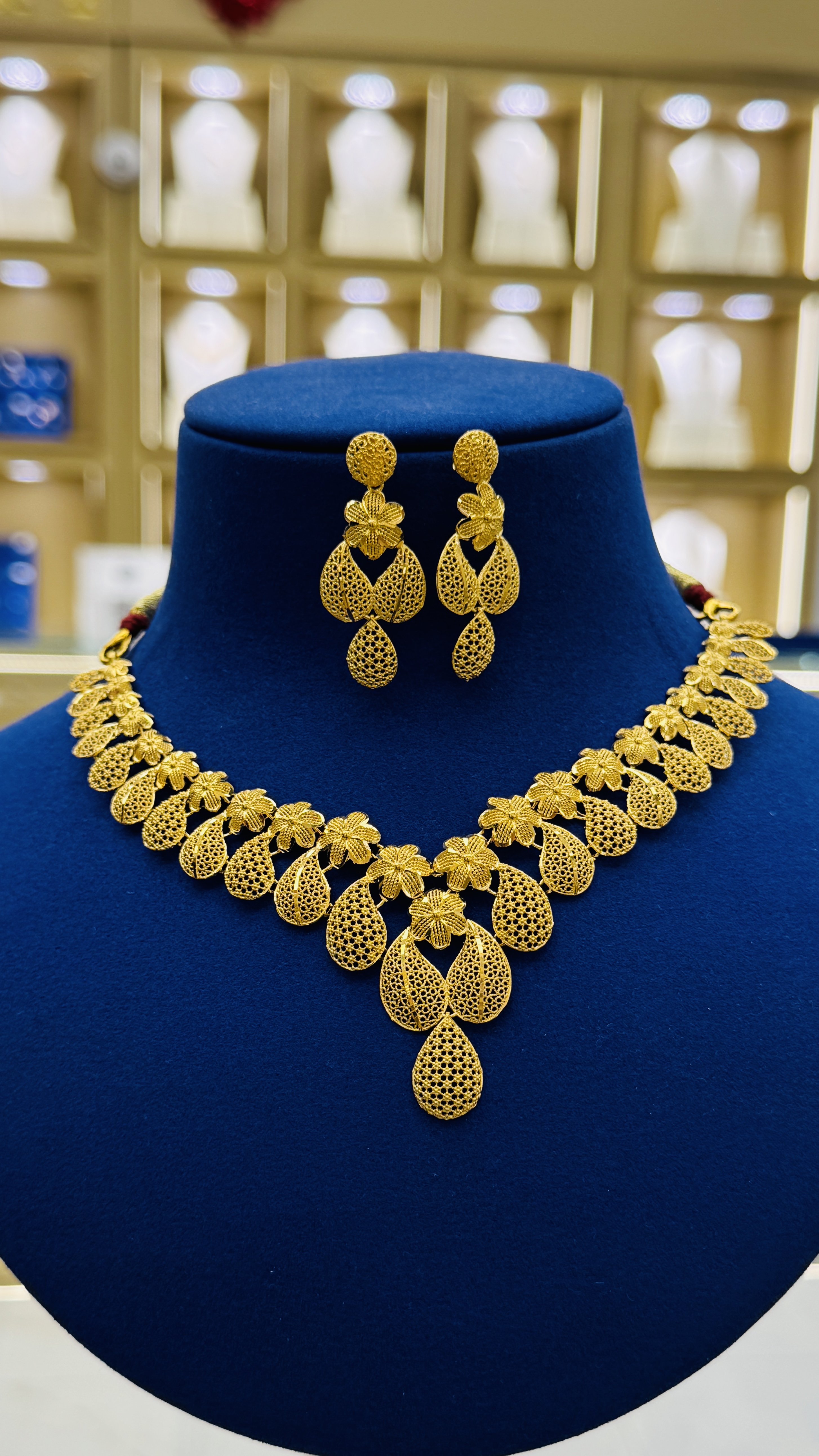 Women Necklace 30.63g