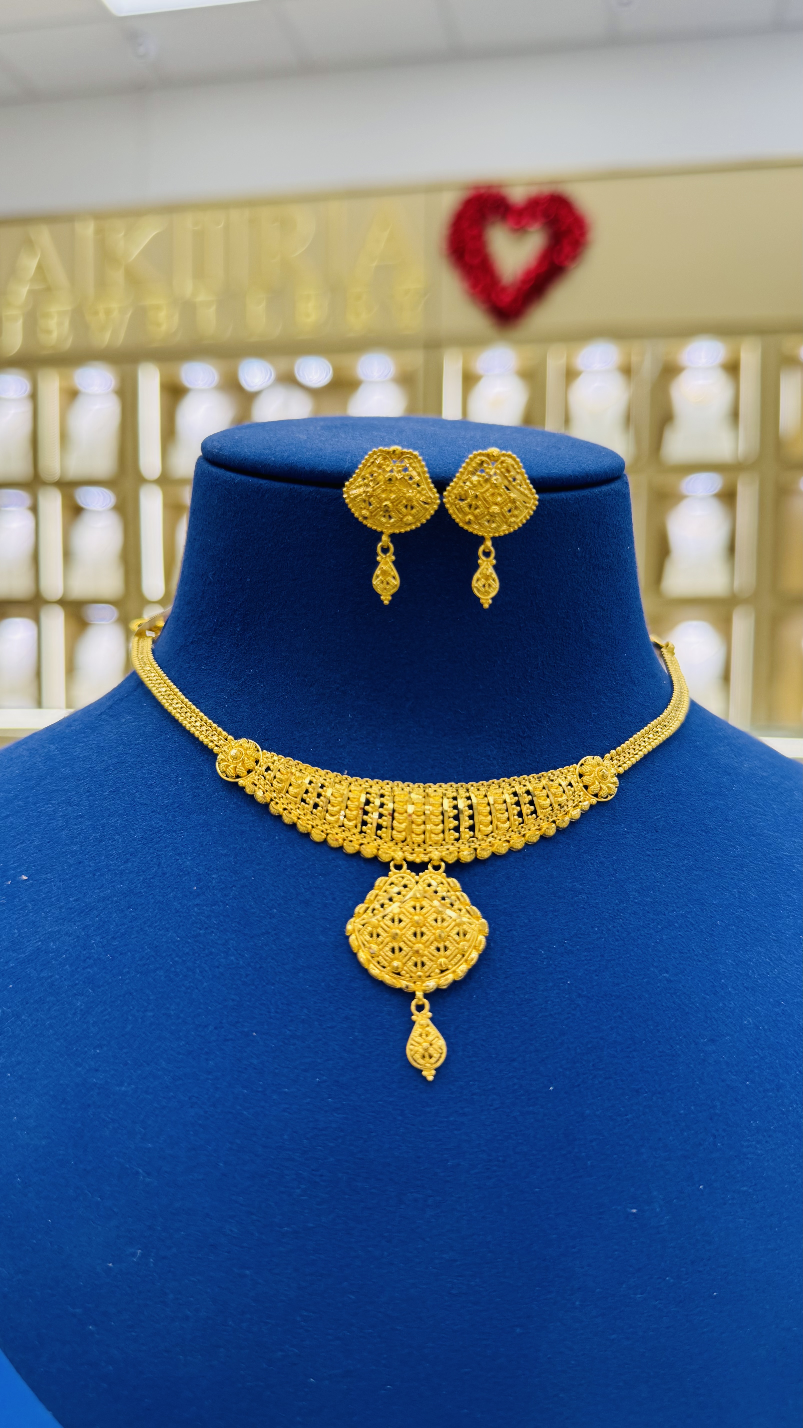 Women necklace  16.74