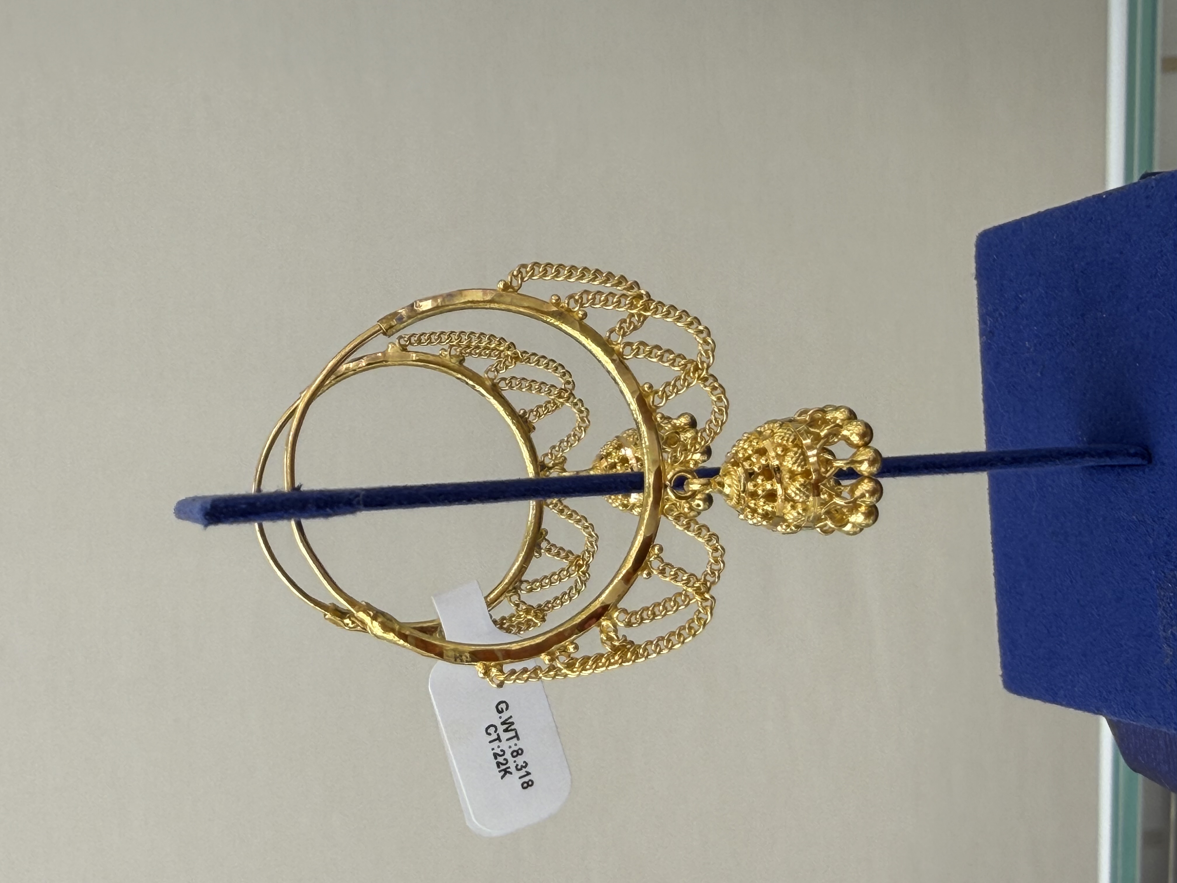 https://akirajewellery.com/product/WOMEN%20HOOPS%208.318
