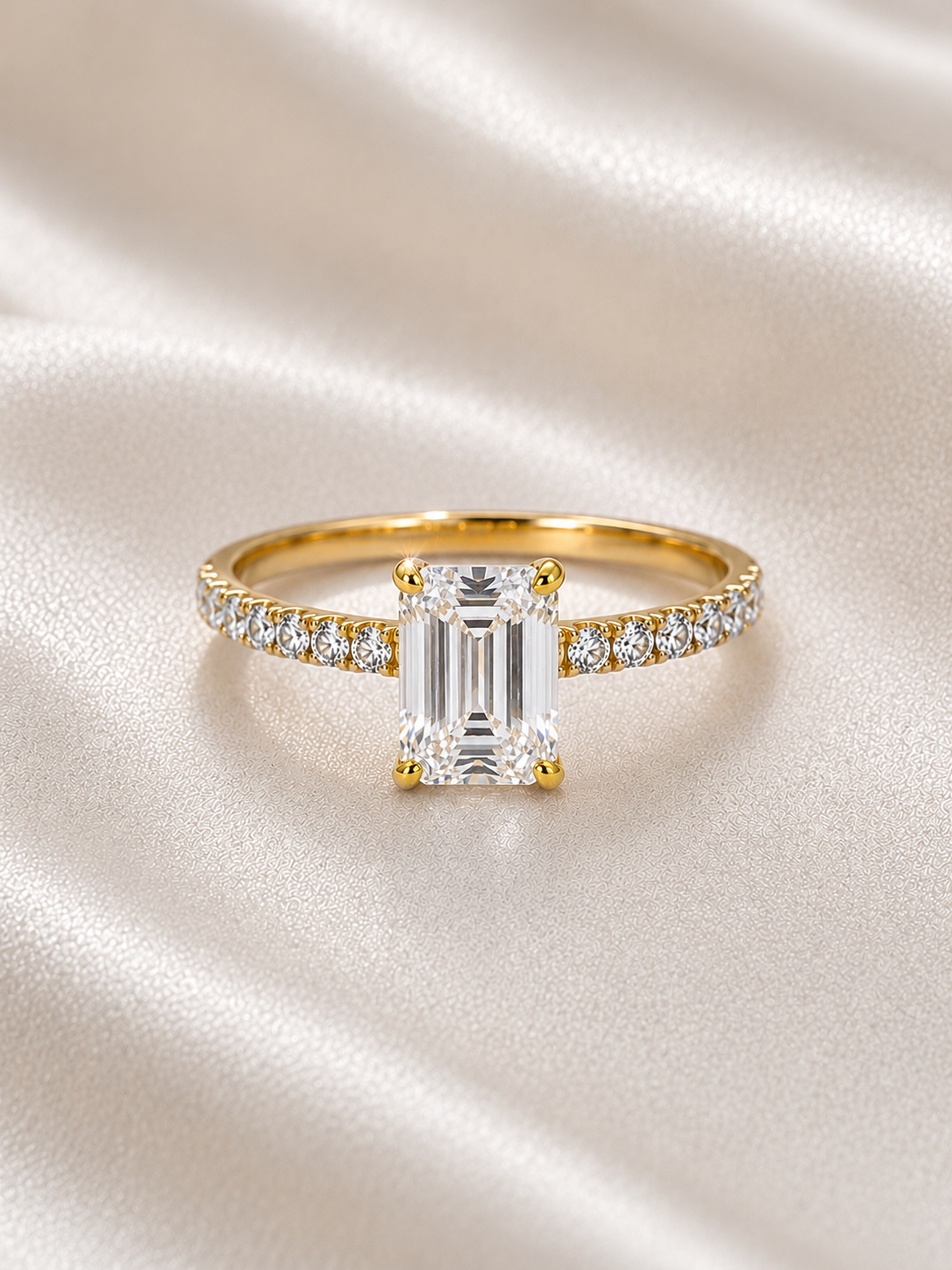 Emerald with side Diamond Ring