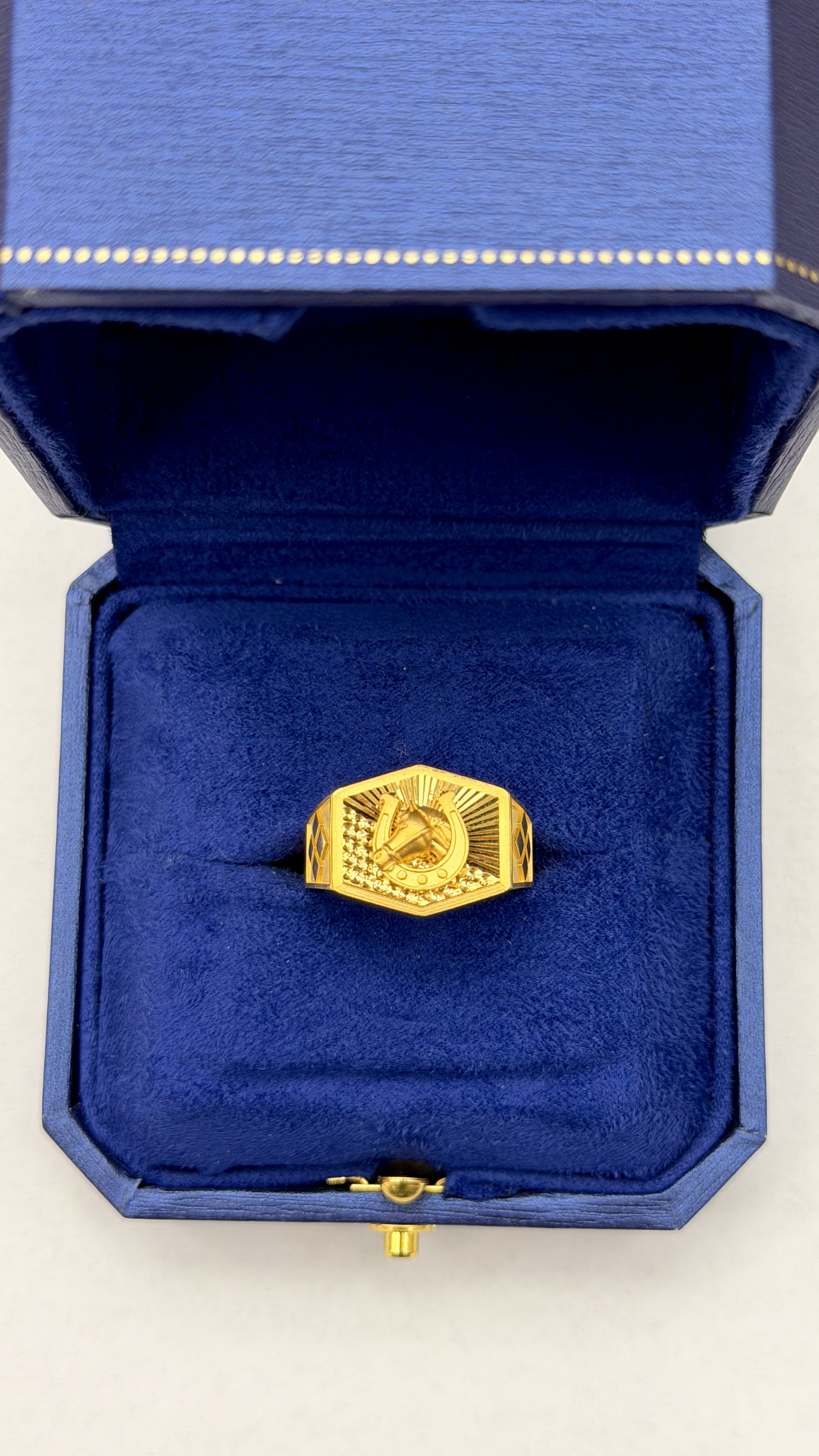 https://akirajewellery.com/product/Men%20ring4.72