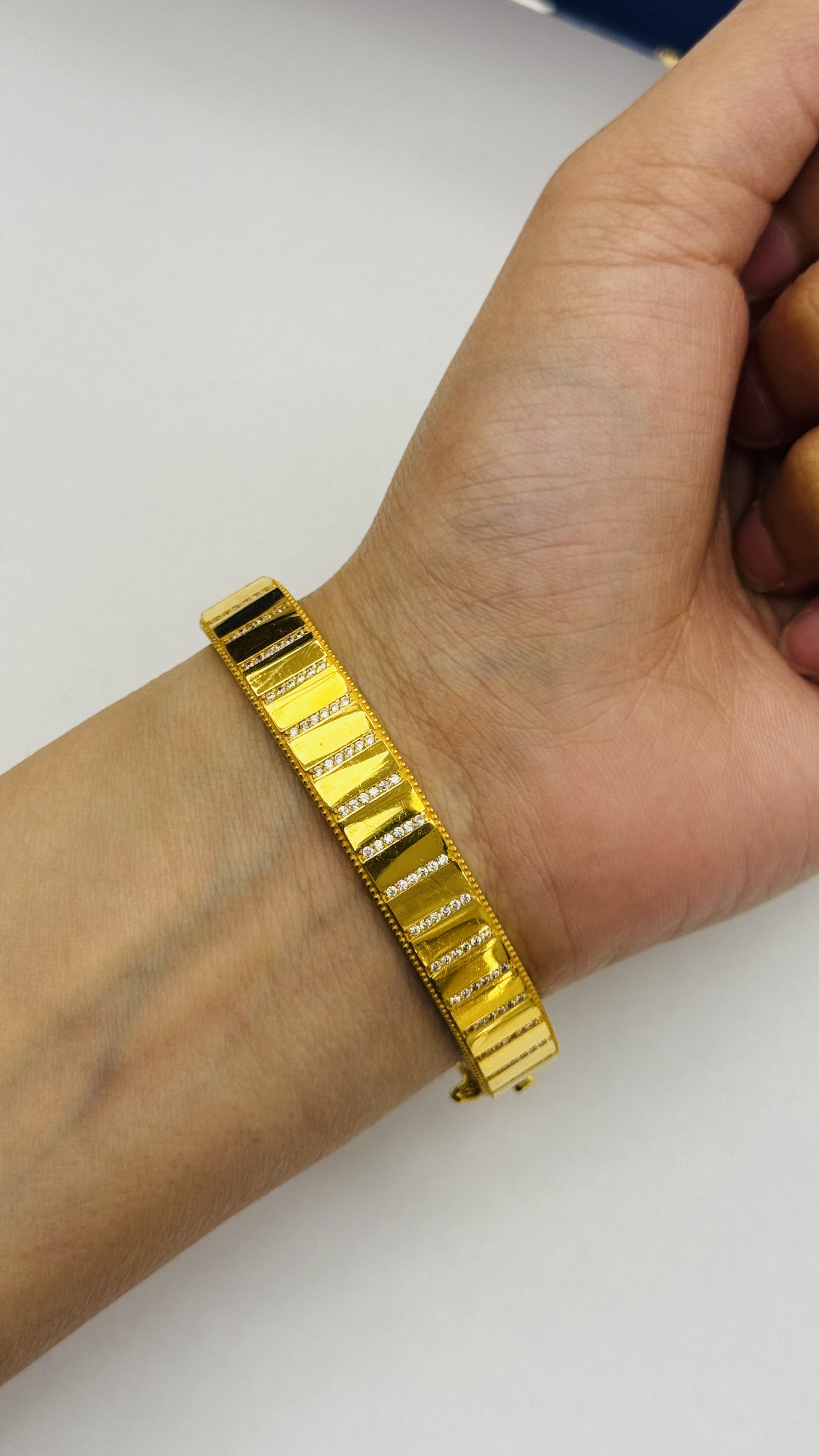 Women bracelet 16.06