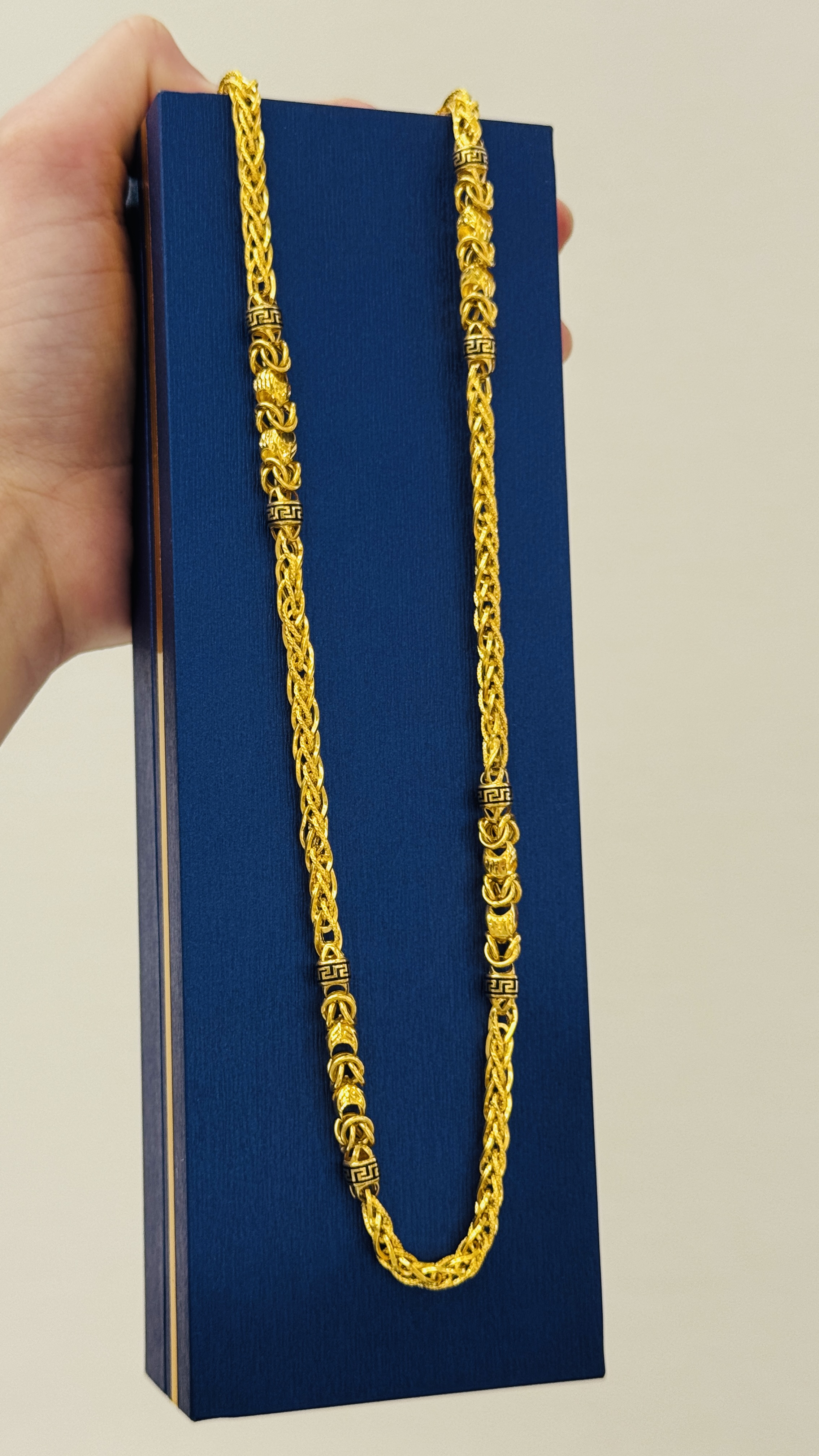 https://akirajewellery.com/product/Men%20gold%20chain%2023.24