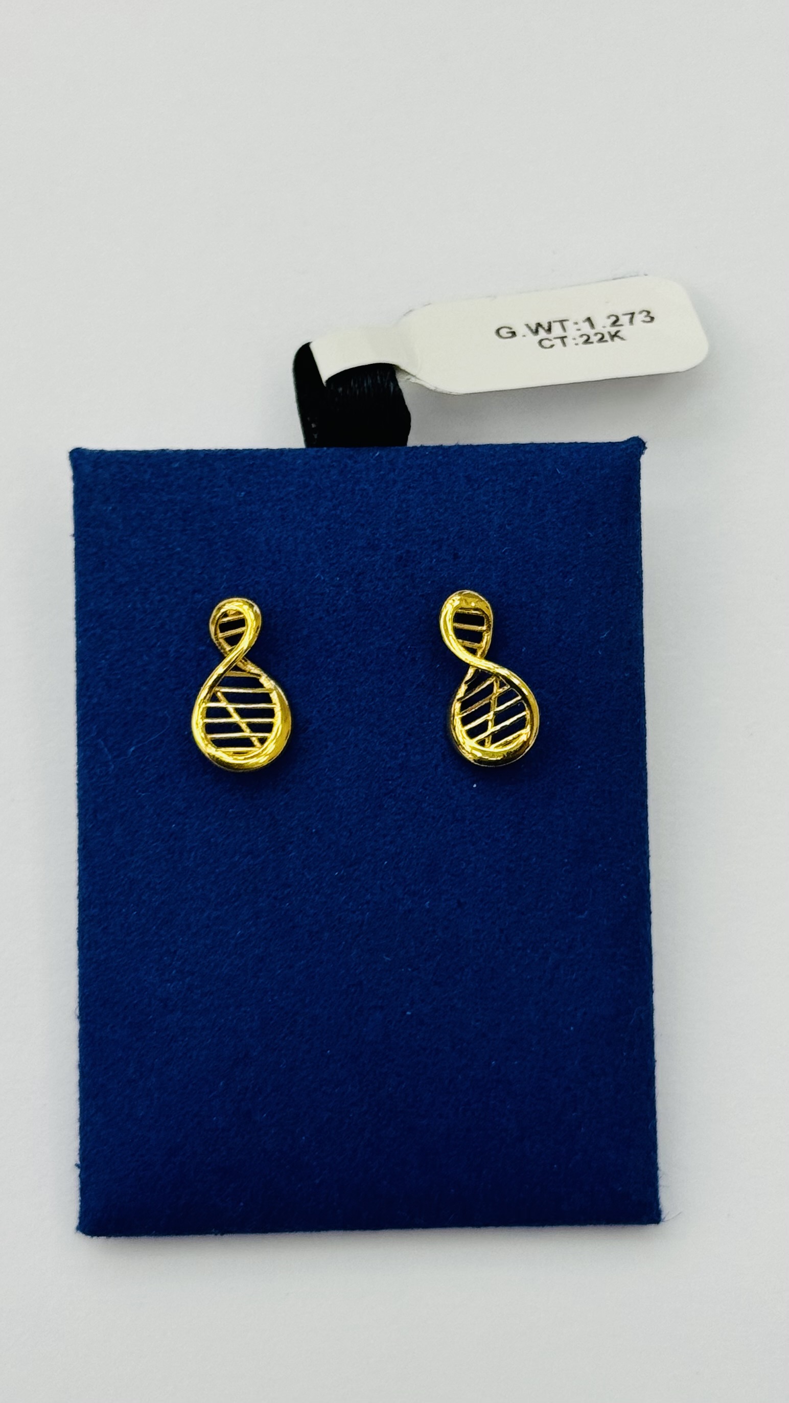 Women studs 1.27g