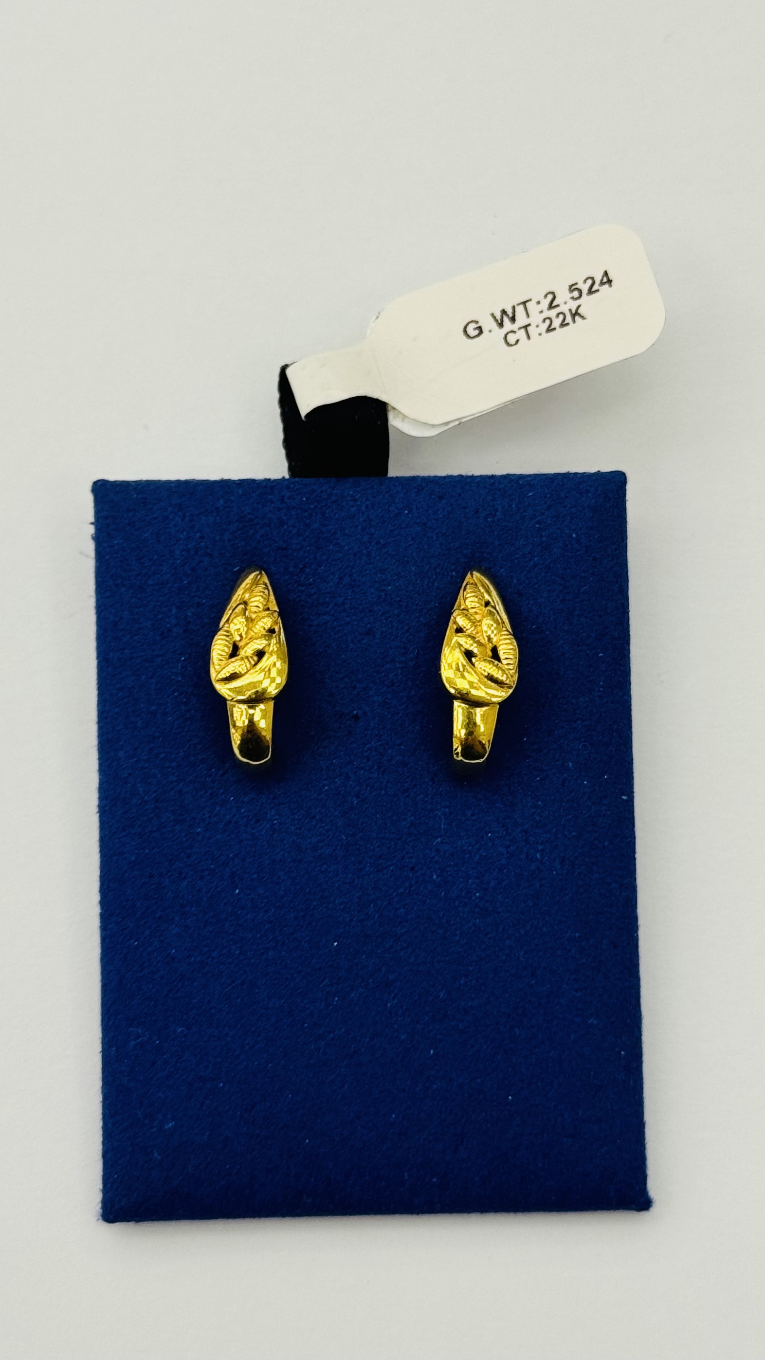 Women studs 2.52g