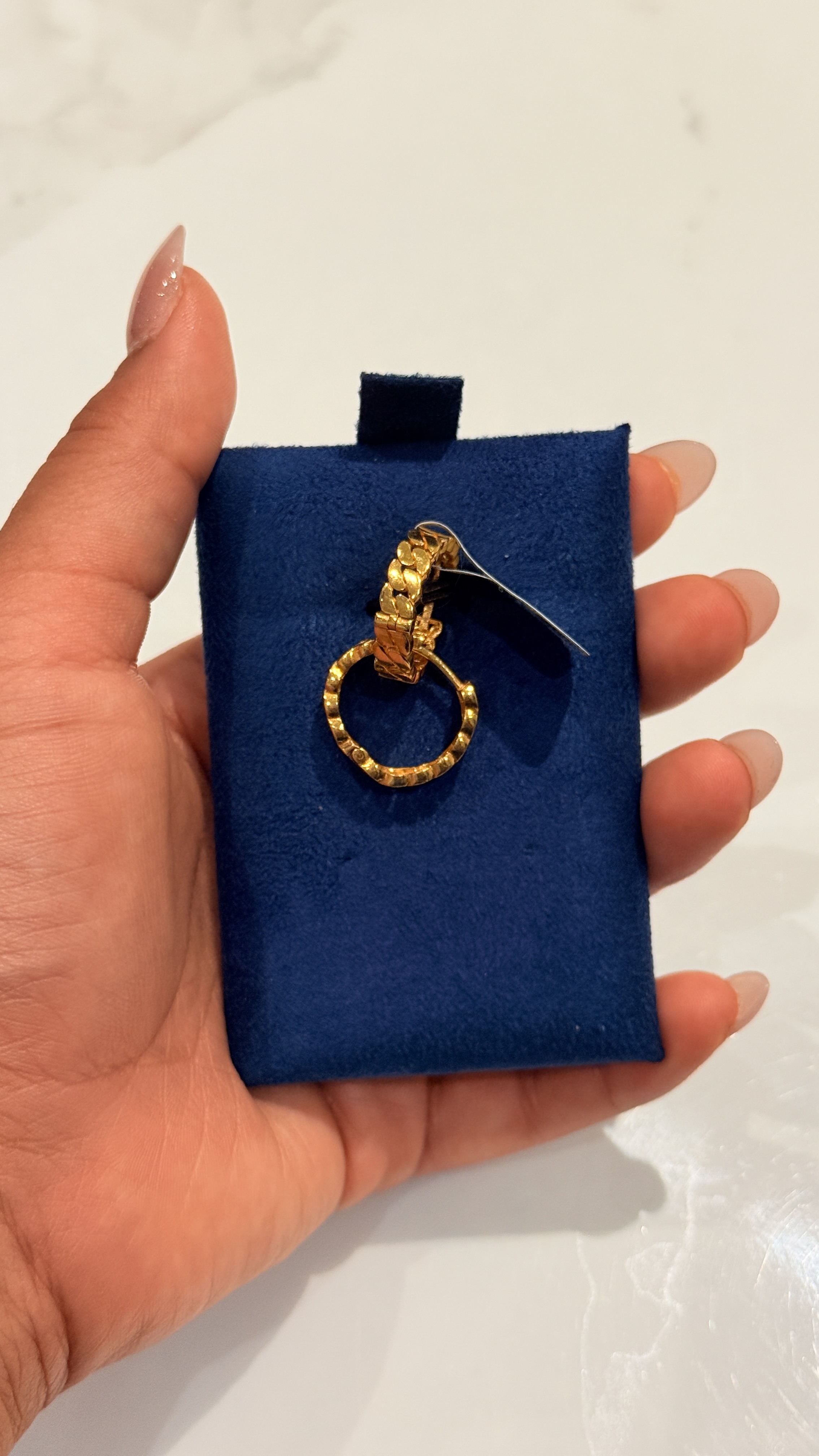 https://akirajewellery.com/product/22k%20gold%20hoops%204.830%20g