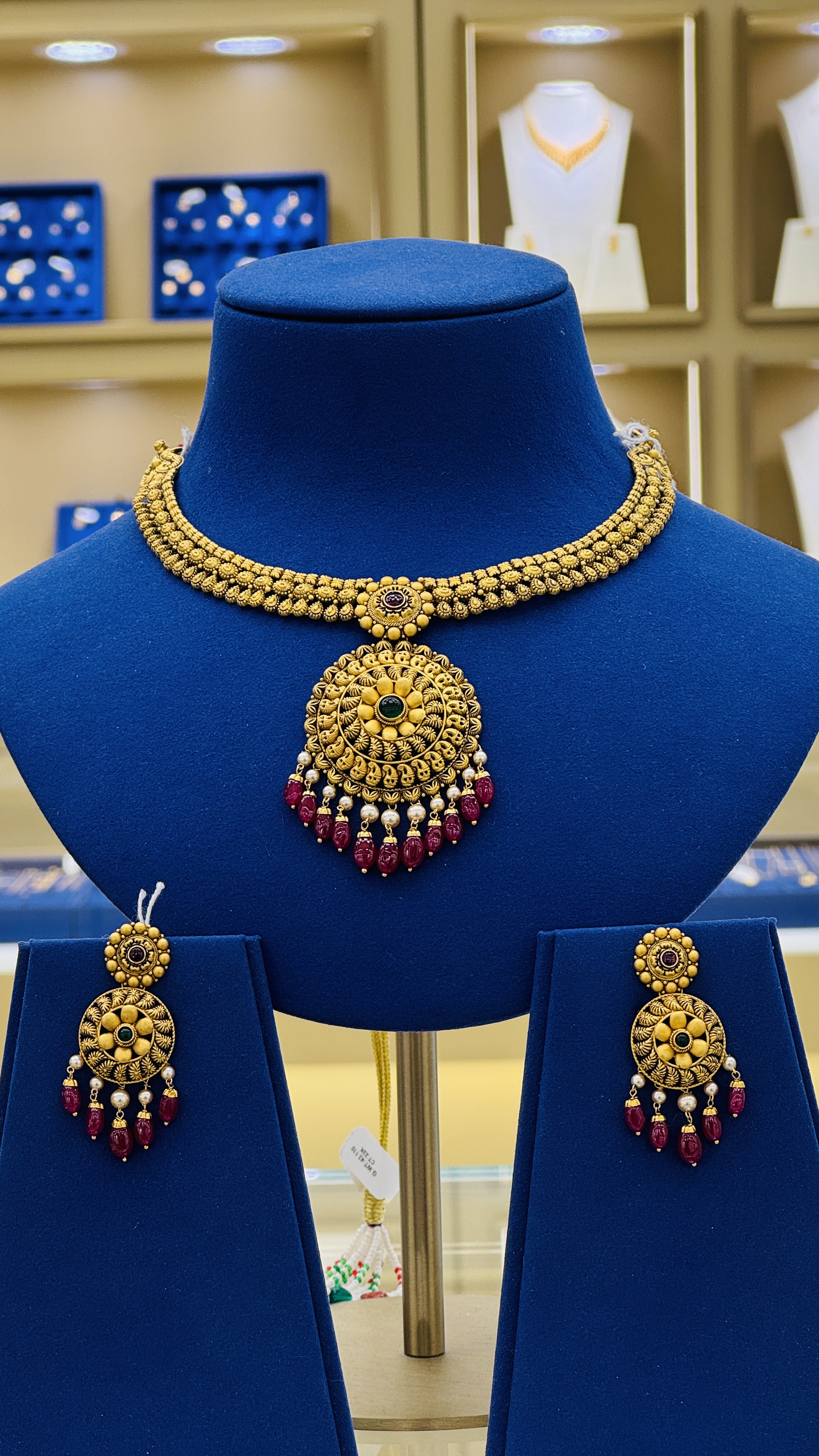 Women Necklace 43.11g