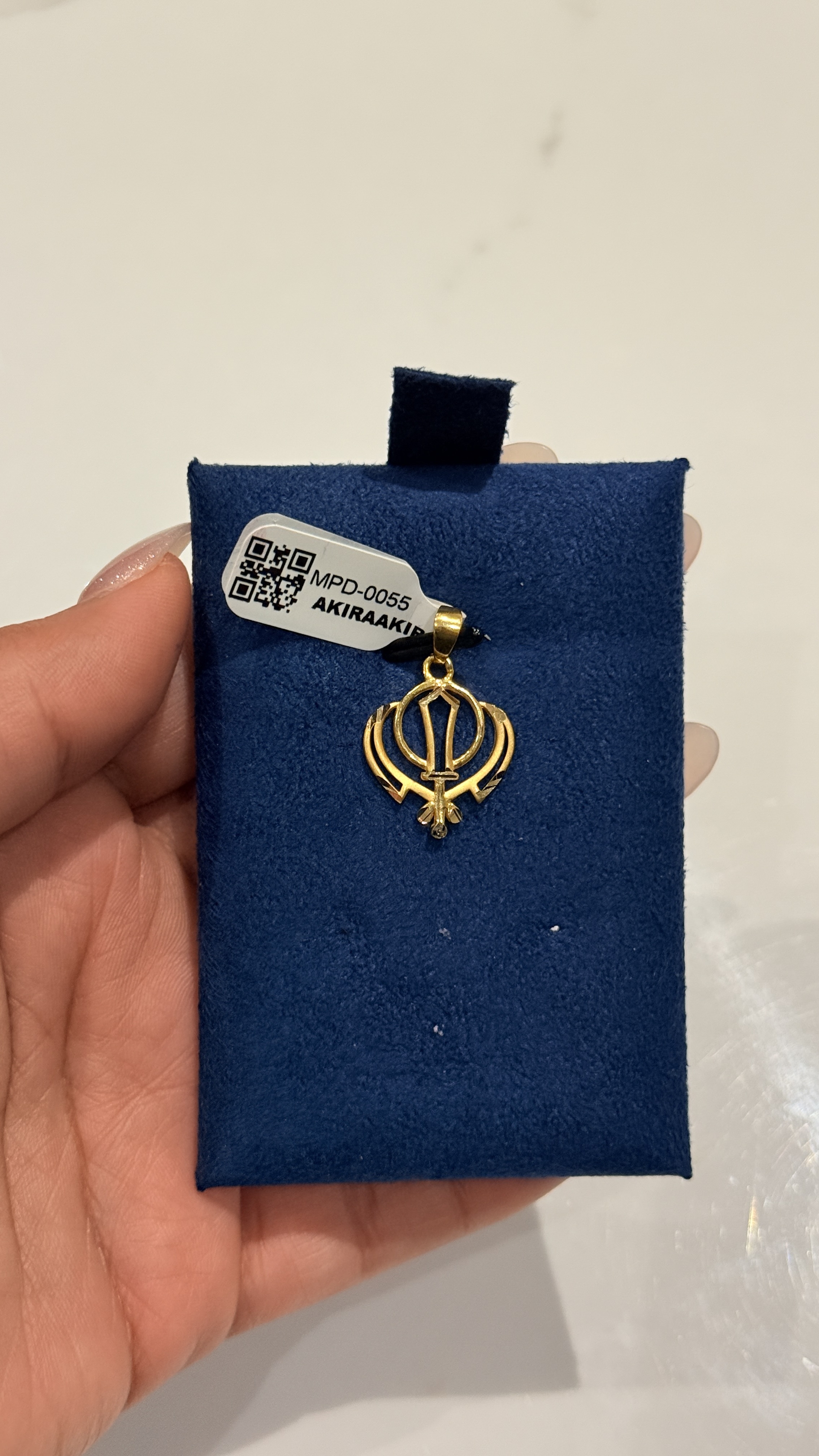 https://akirajewellery.com/product/22%20k%20gold%20pendant%201.773%20g